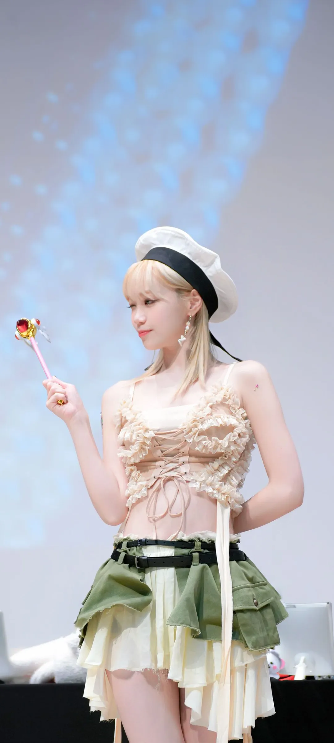 Wallpaper layar kunci hp Kim Chae-won 4K HD download — IZ*ONE, LE SSERAFIM