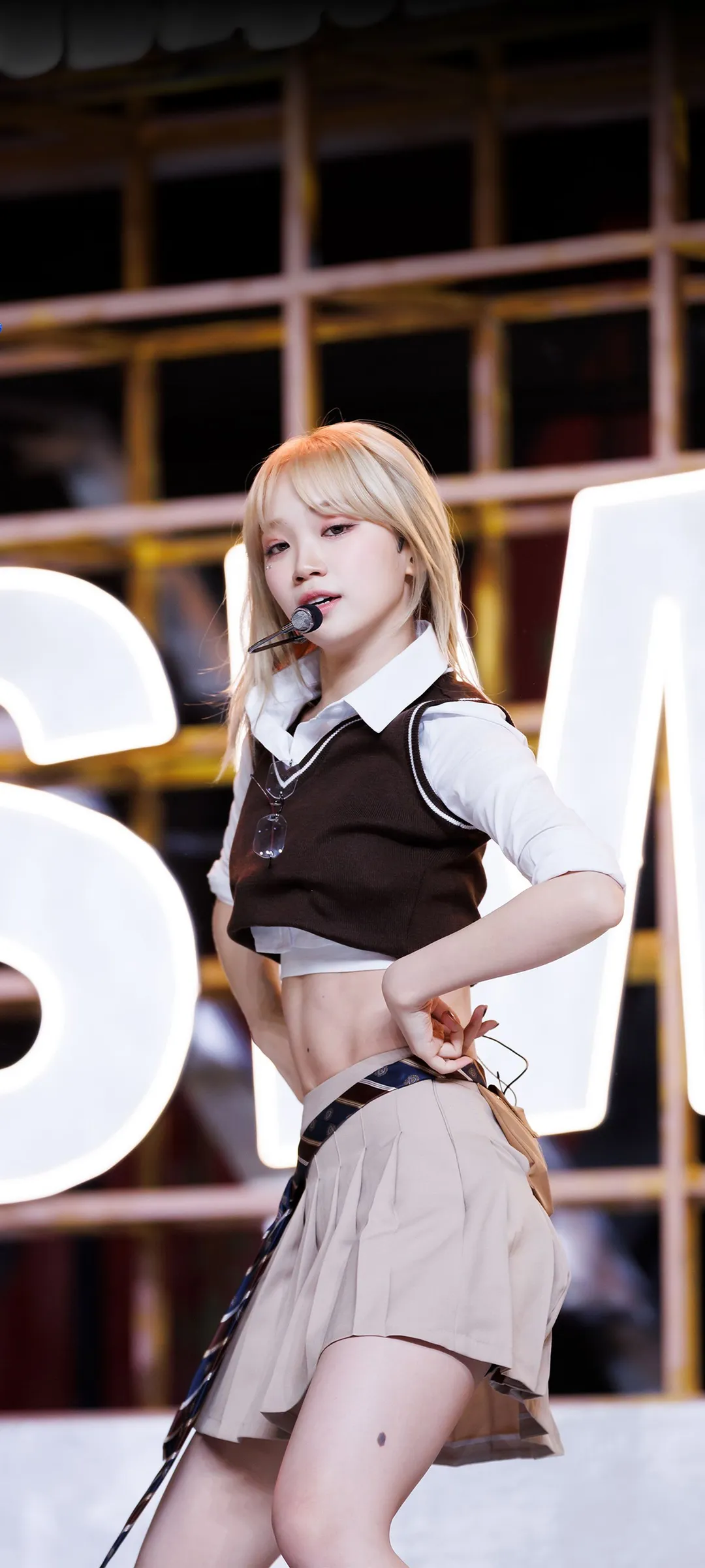 Wallpaper layar kunci hp Kim Chae-won 4K HD download — IZ*ONE, LE SSERAFIM