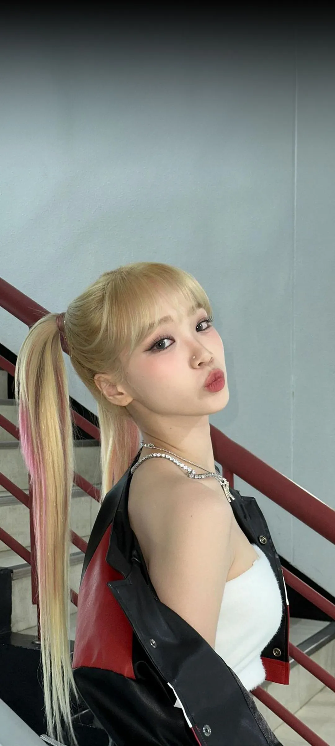 Kim Chae-won lock screen phone wallpaper 4K HD download — IZ*ONE, LE SSERAFIM