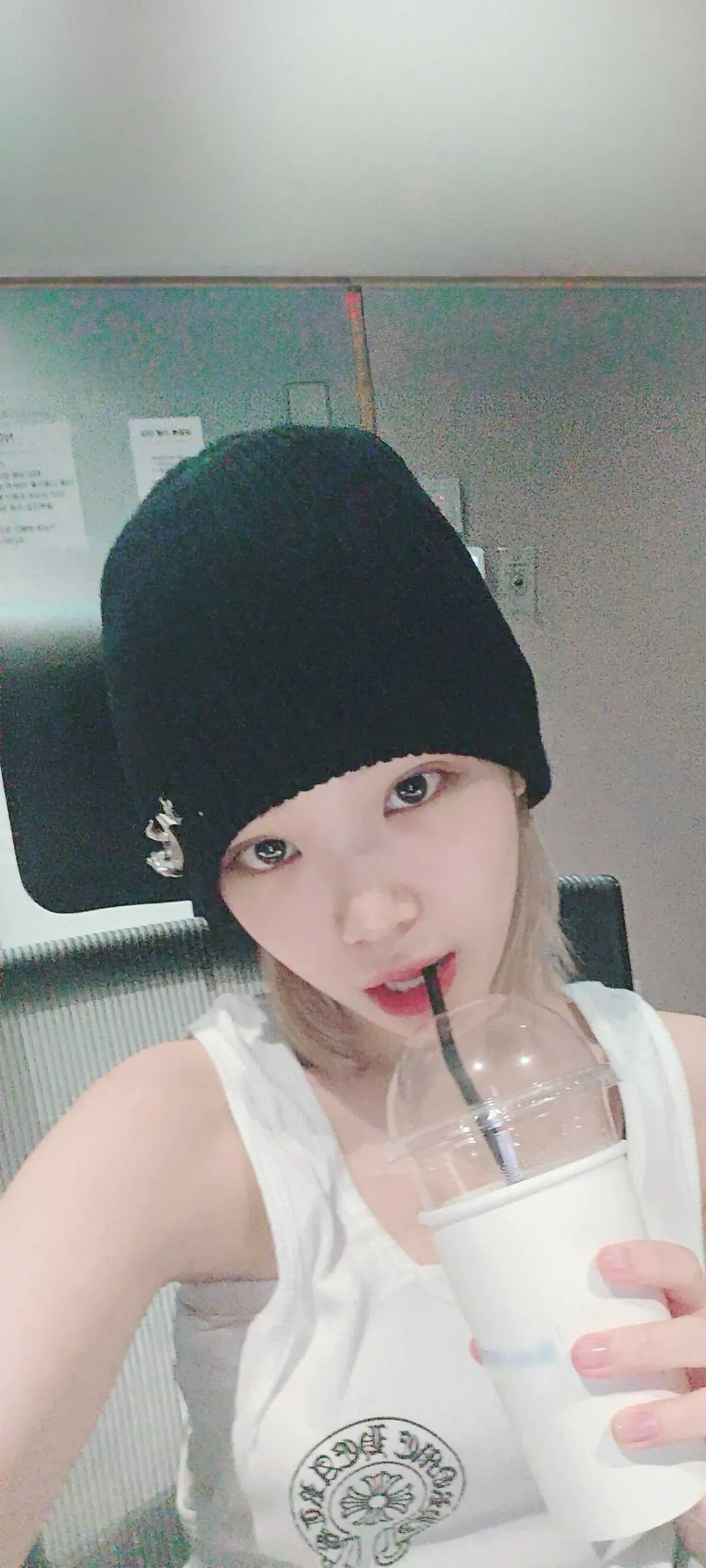 Kim Chae-won lock screen phone wallpaper 4K HD download — IZ*ONE, LE SSERAFIM