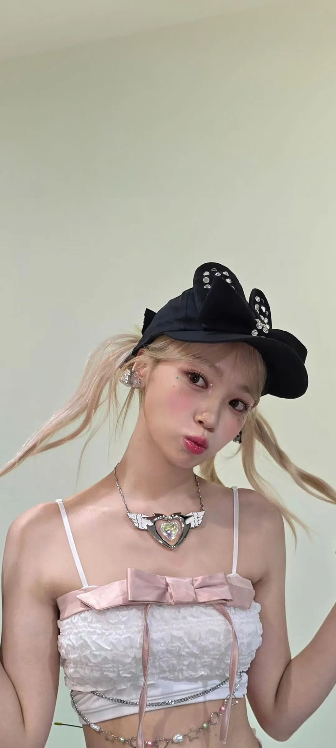 Wallpaper layar kunci hp Kim Chae-won 4K HD download — IZ*ONE, LE SSERAFIM