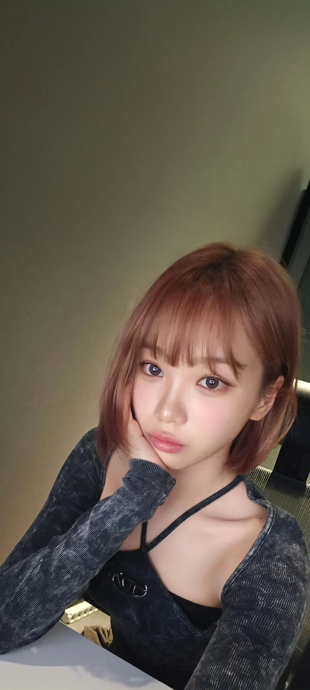 Wallpaper layar kunci hp Kim Chae-won 4K HD download — IZ*ONE, LE SSERAFIM