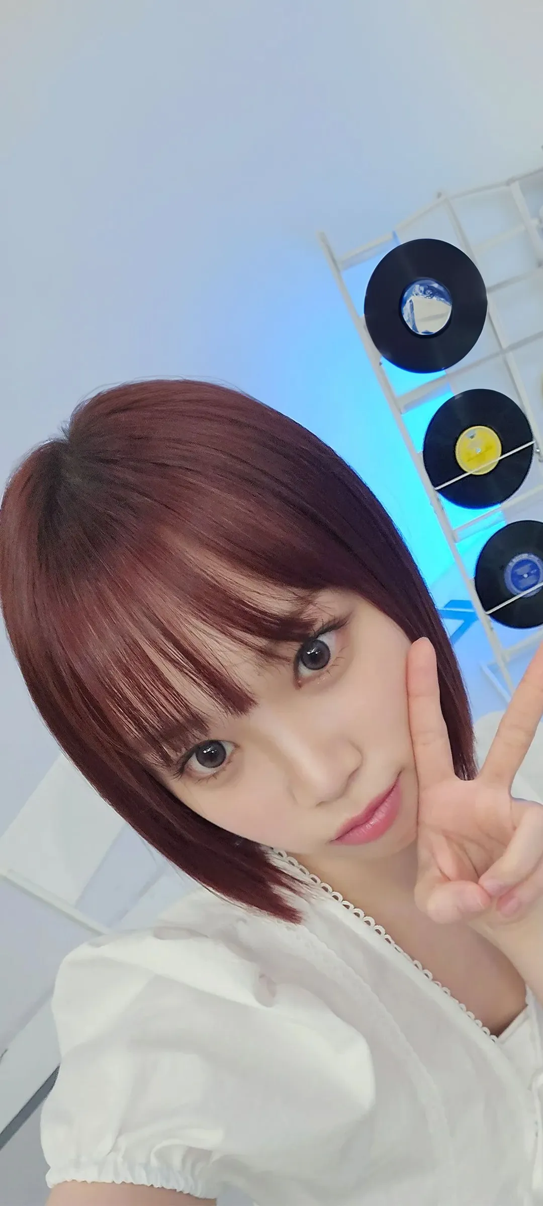 Kim Chae-won lock screen phone wallpaper 4K HD download — IZ*ONE, LE SSERAFIM