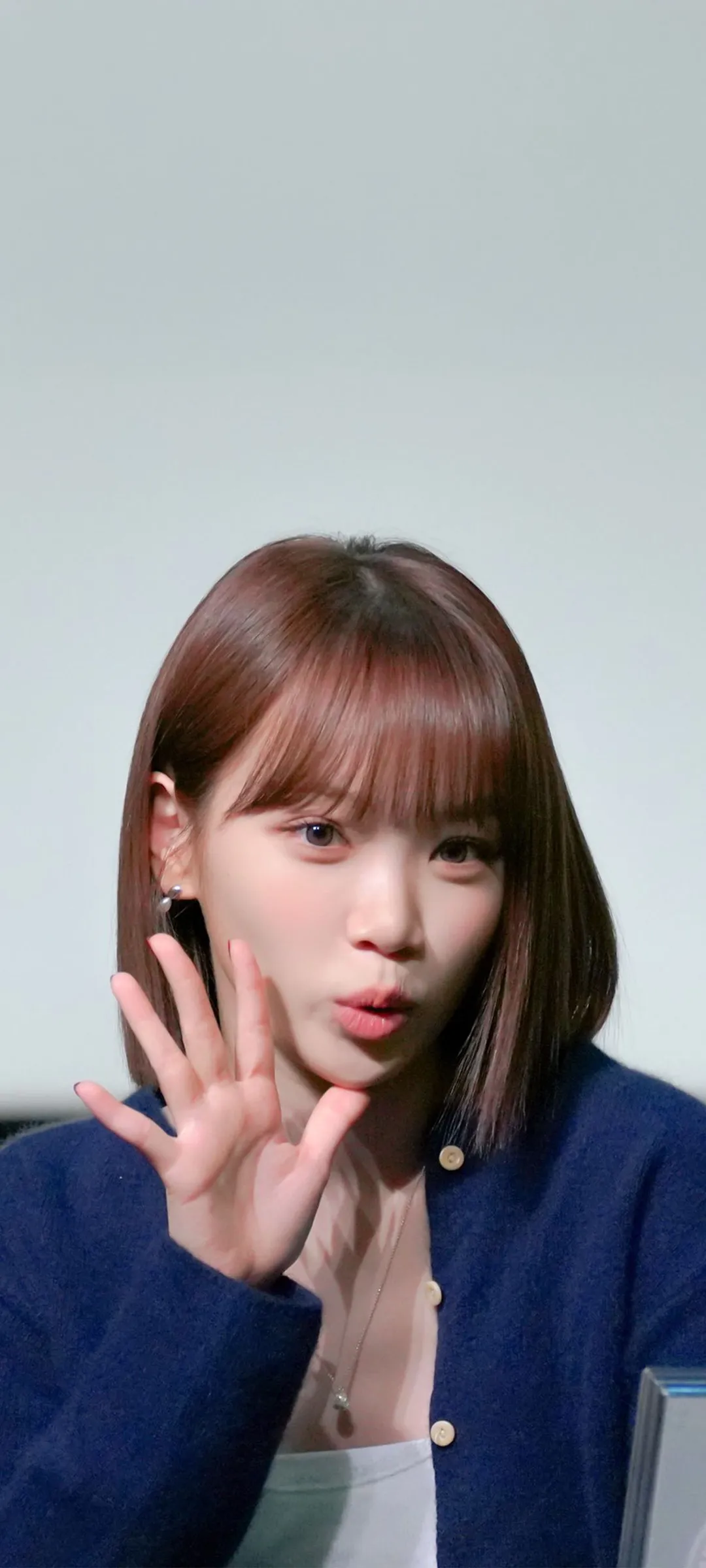 Wallpaper layar kunci hp Kim Chae-won 4K HD download — IZ*ONE, LE SSERAFIM