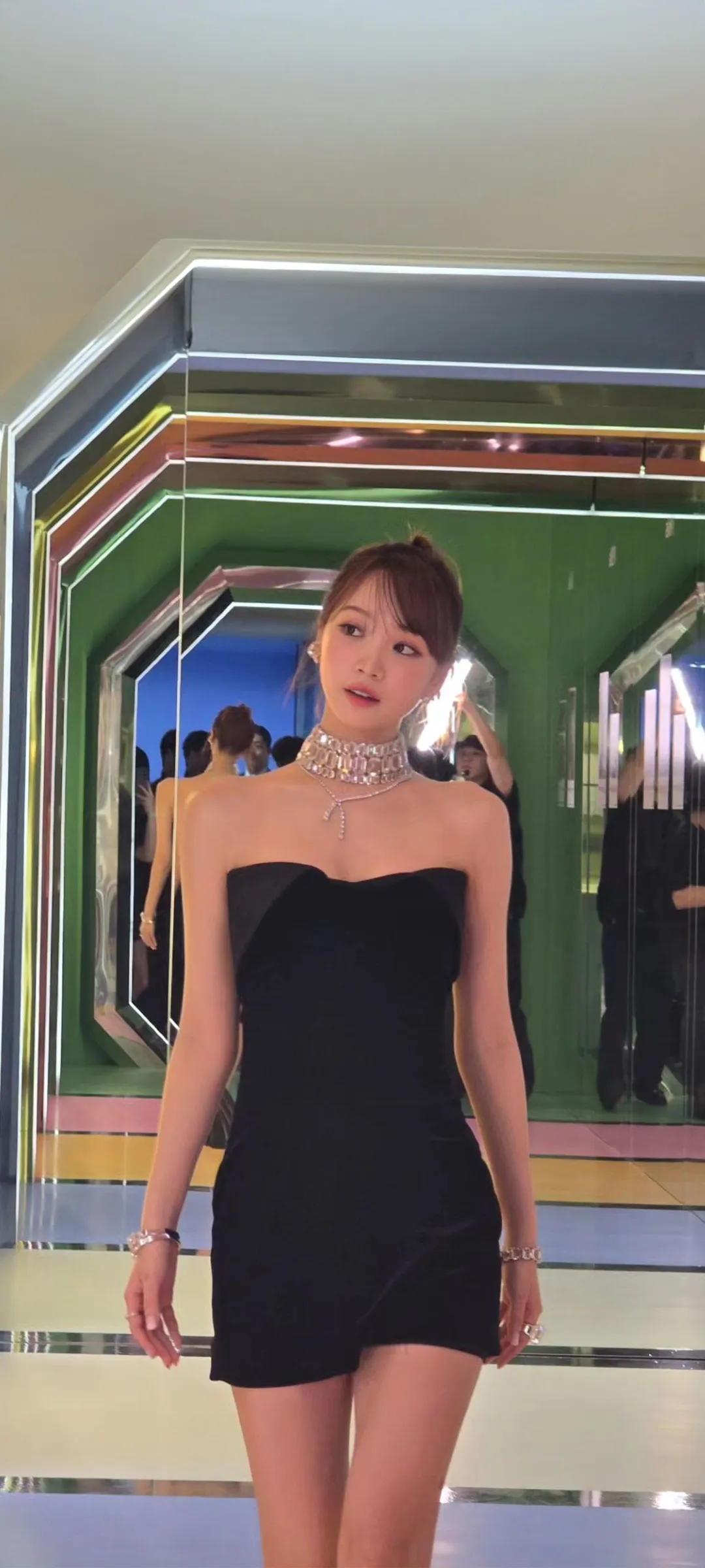 Kim Chae-won lock screen phone wallpaper 4K HD download — IZ*ONE, LE SSERAFIM