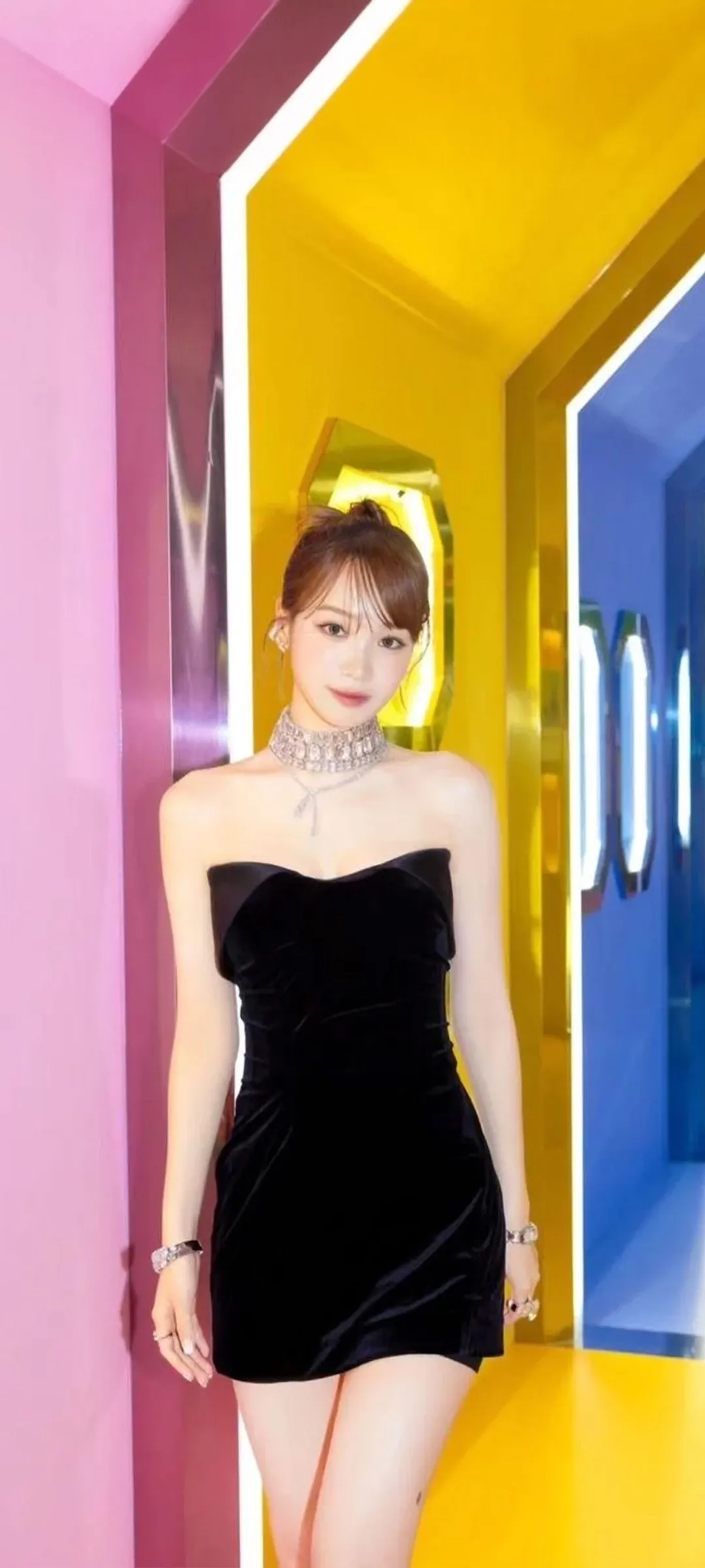 김채원 잠금화면 폰 배경화면 4K HD 다운로드 — 아이즈원, 르세라핌