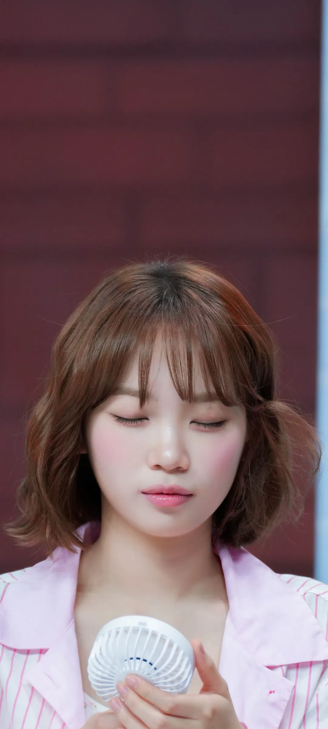 김채원 잠금화면 폰 배경화면 4K HD 다운로드 — 아이즈원, 르세라핌