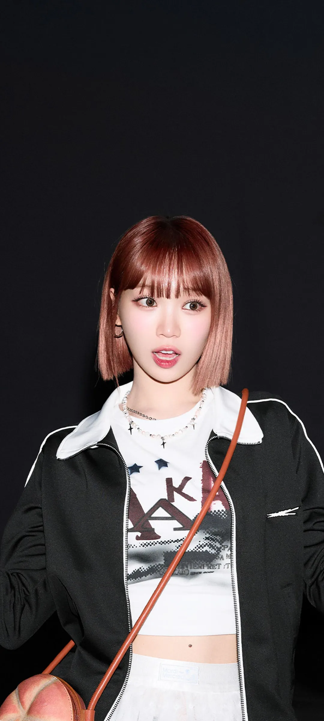 Kim Chae-won lock screen phone wallpaper 4K HD download — IZ*ONE, LE SSERAFIM