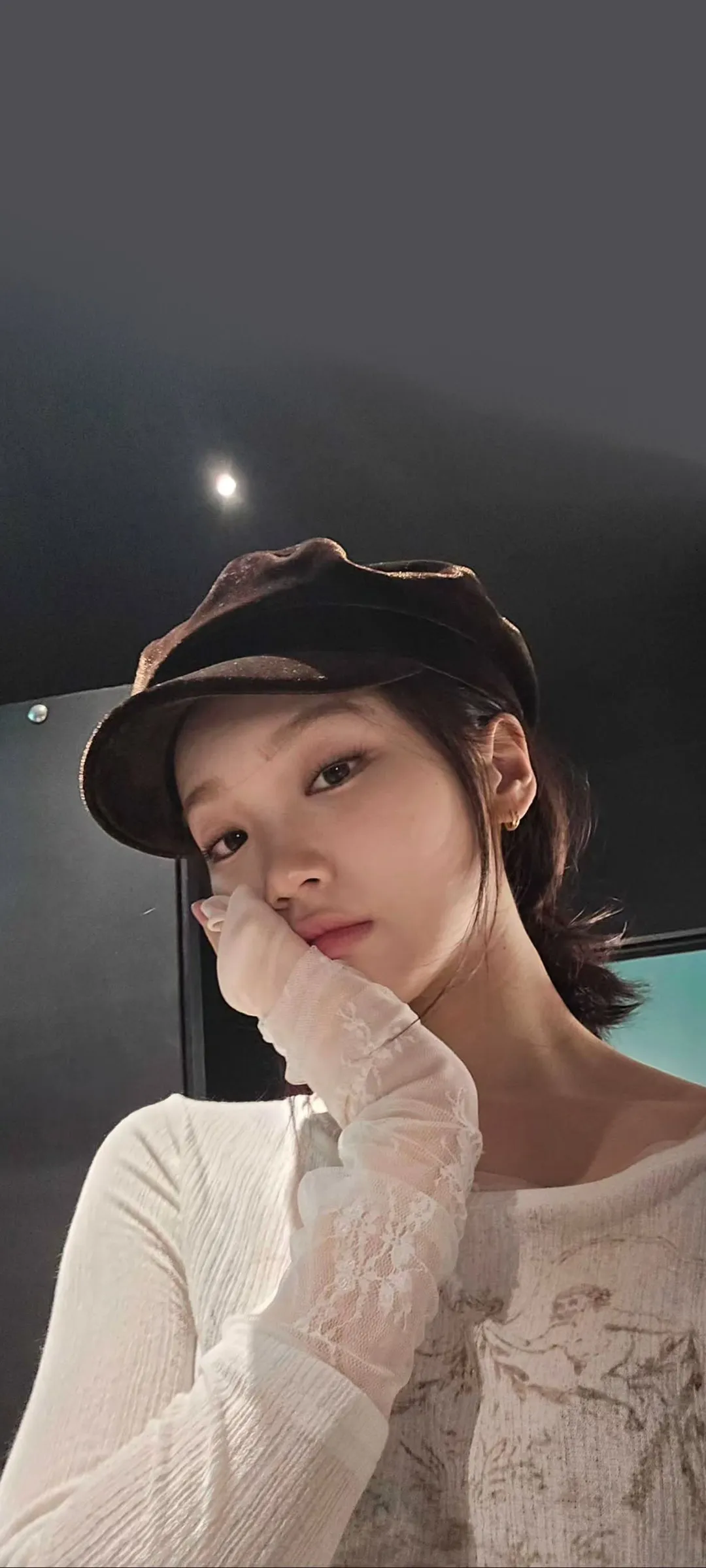 Wallpaper layar kunci hp Kim Chae-won 4K HD download — IZ*ONE, LE SSERAFIM