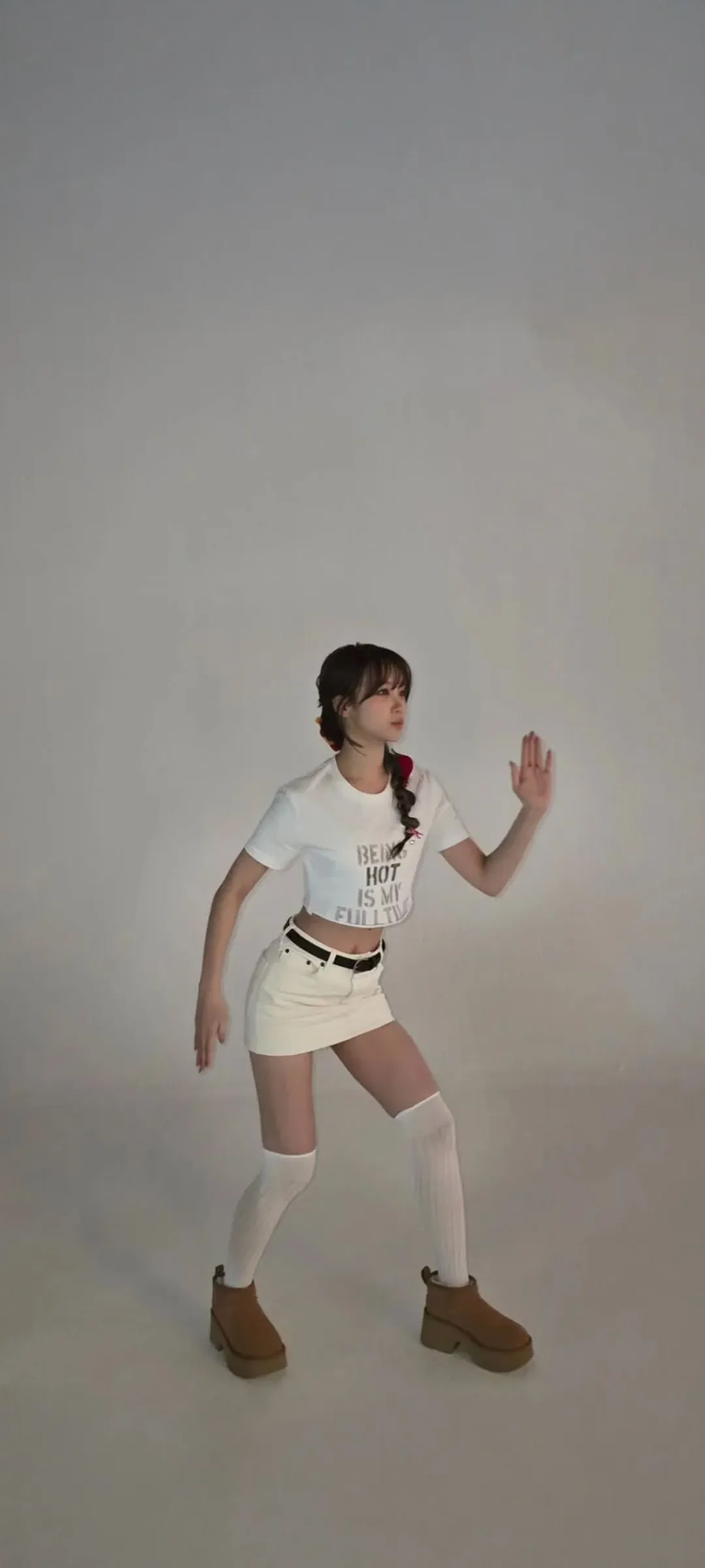 김채원 잠금화면 폰 배경화면 4K HD 다운로드 — 아이즈원, 르세라핌