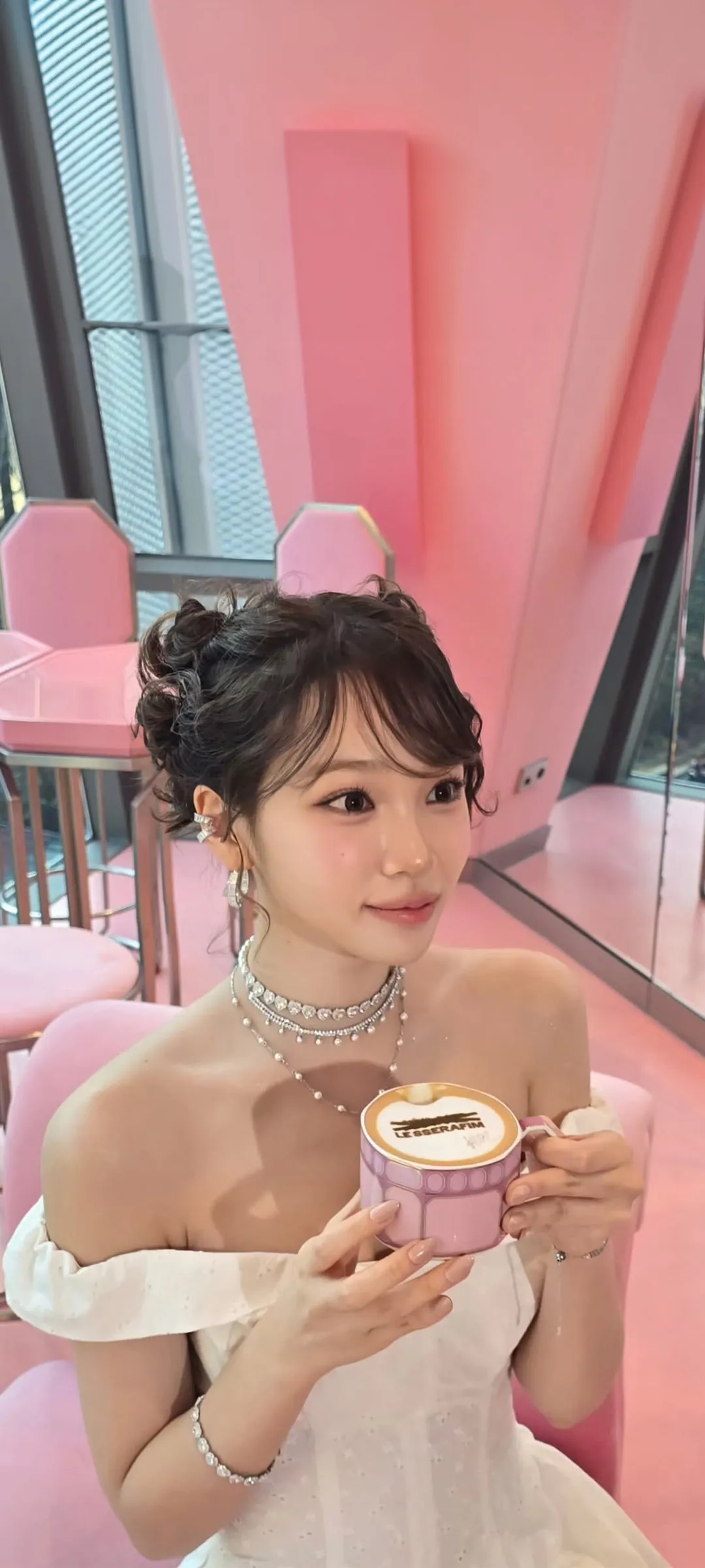 Wallpaper layar kunci hp Kim Chae-won 4K HD download — IZ*ONE, LE SSERAFIM