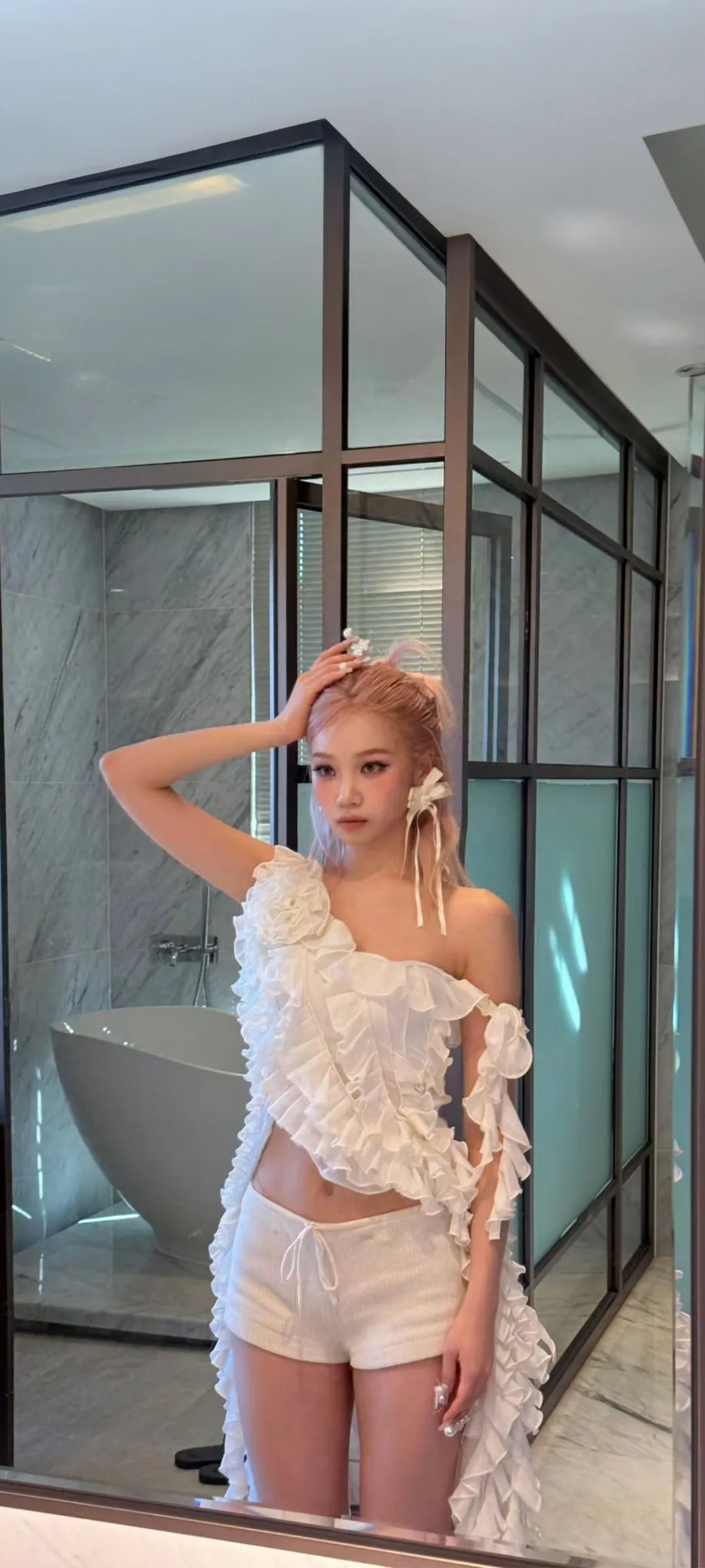 Wallpaper layar kunci hp Kim Chae-won 4K HD download — IZ*ONE, LE SSERAFIM