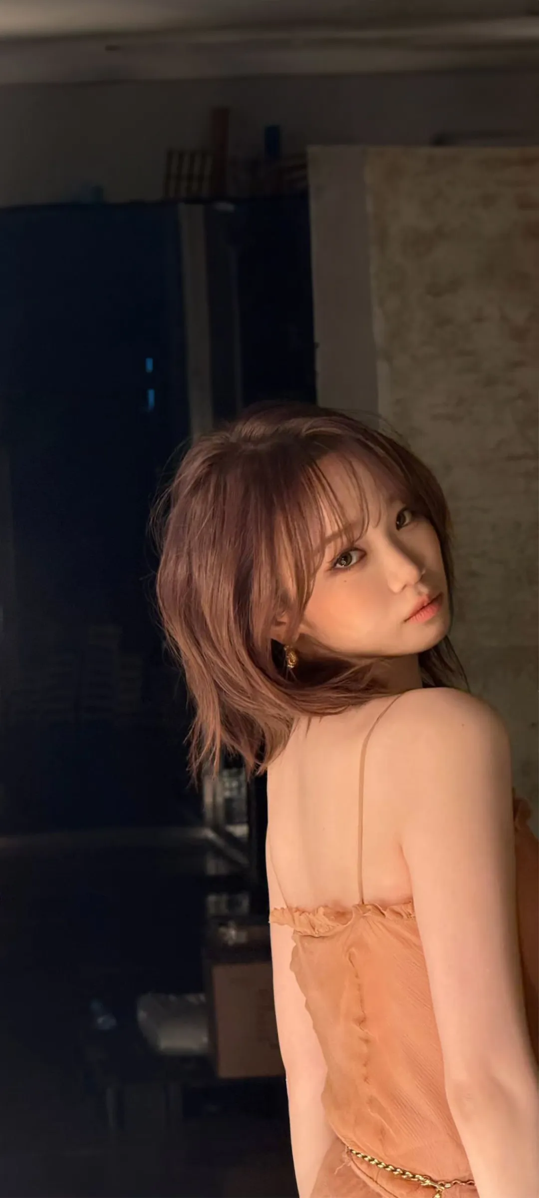 Kim Chae-won lock screen phone wallpaper 4K HD download — IZ*ONE, LE SSERAFIM