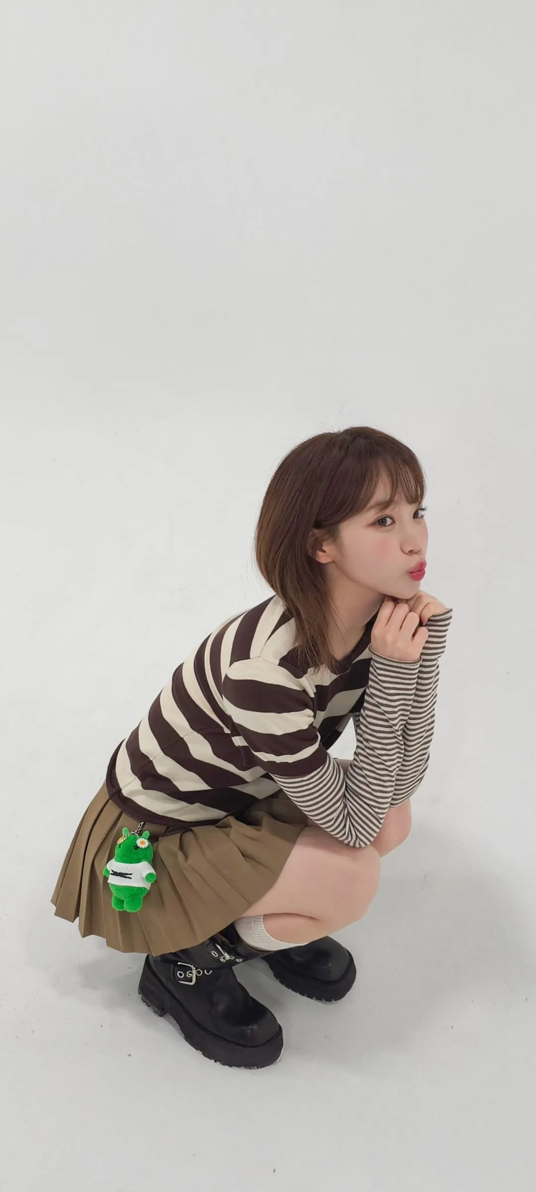 Wallpaper layar kunci hp Kim Chae-won 4K HD download — IZ*ONE, LE SSERAFIM