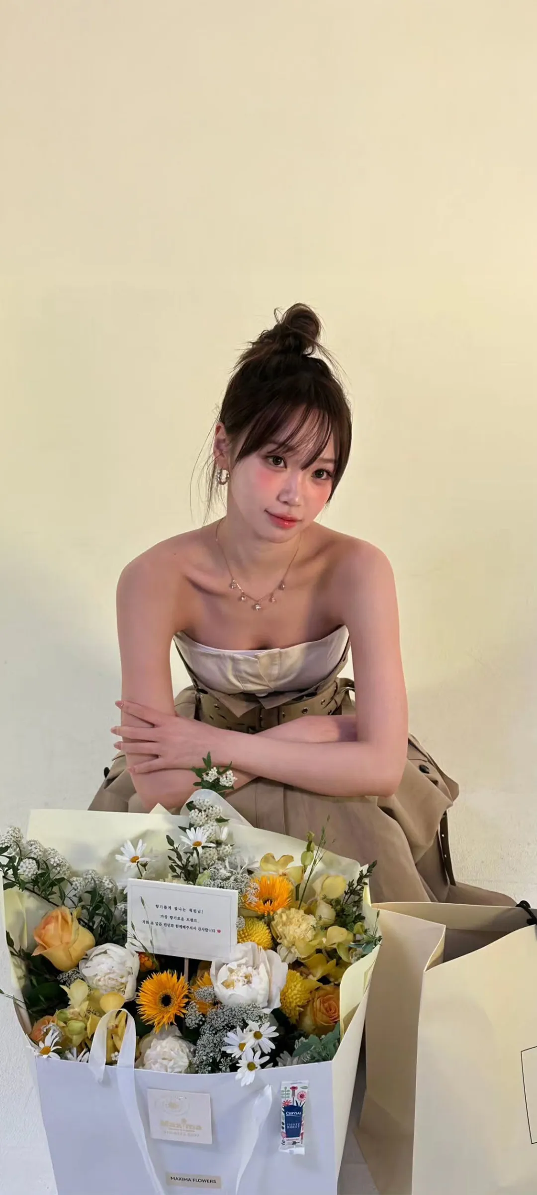 Kim Chae-won lock screen phone wallpaper 4K HD download — IZ*ONE, LE SSERAFIM