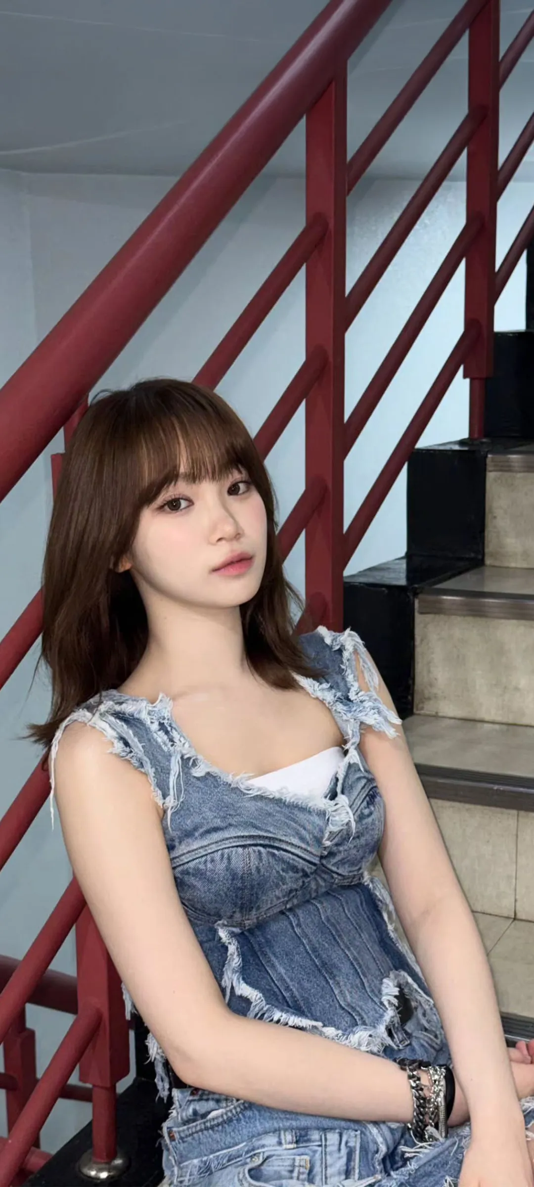 김채원 잠금화면 폰 배경화면 4K HD 다운로드 — 아이즈원, 르세라핌