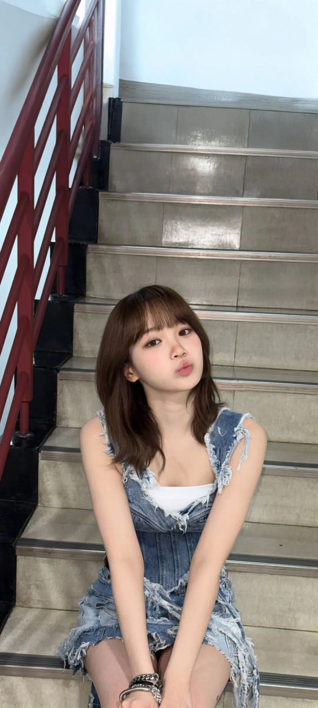 김채원 잠금화면 폰 배경화면 4K HD 다운로드 — 아이즈원, 르세라핌