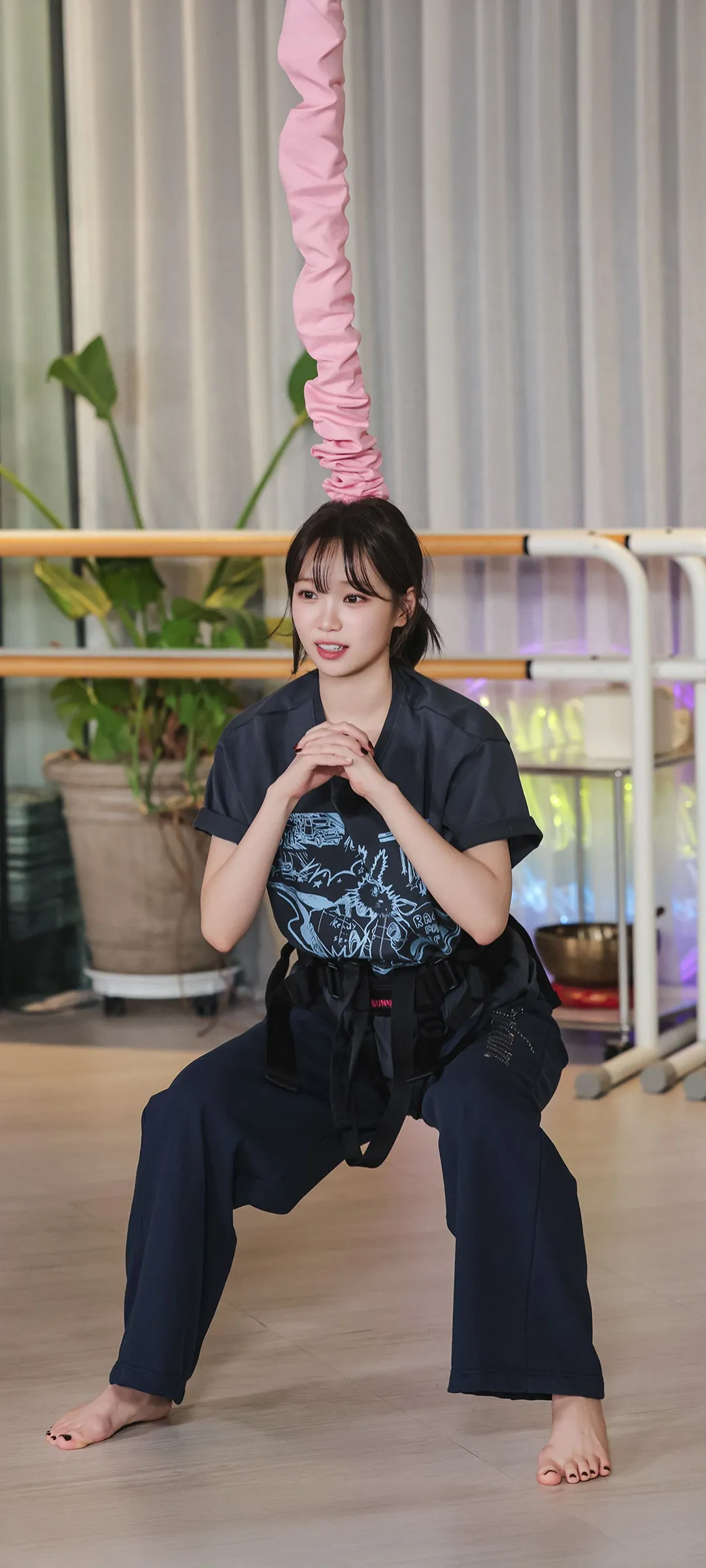 Kim Chae-won lock screen phone wallpaper 4K HD download — IZ*ONE, LE SSERAFIM