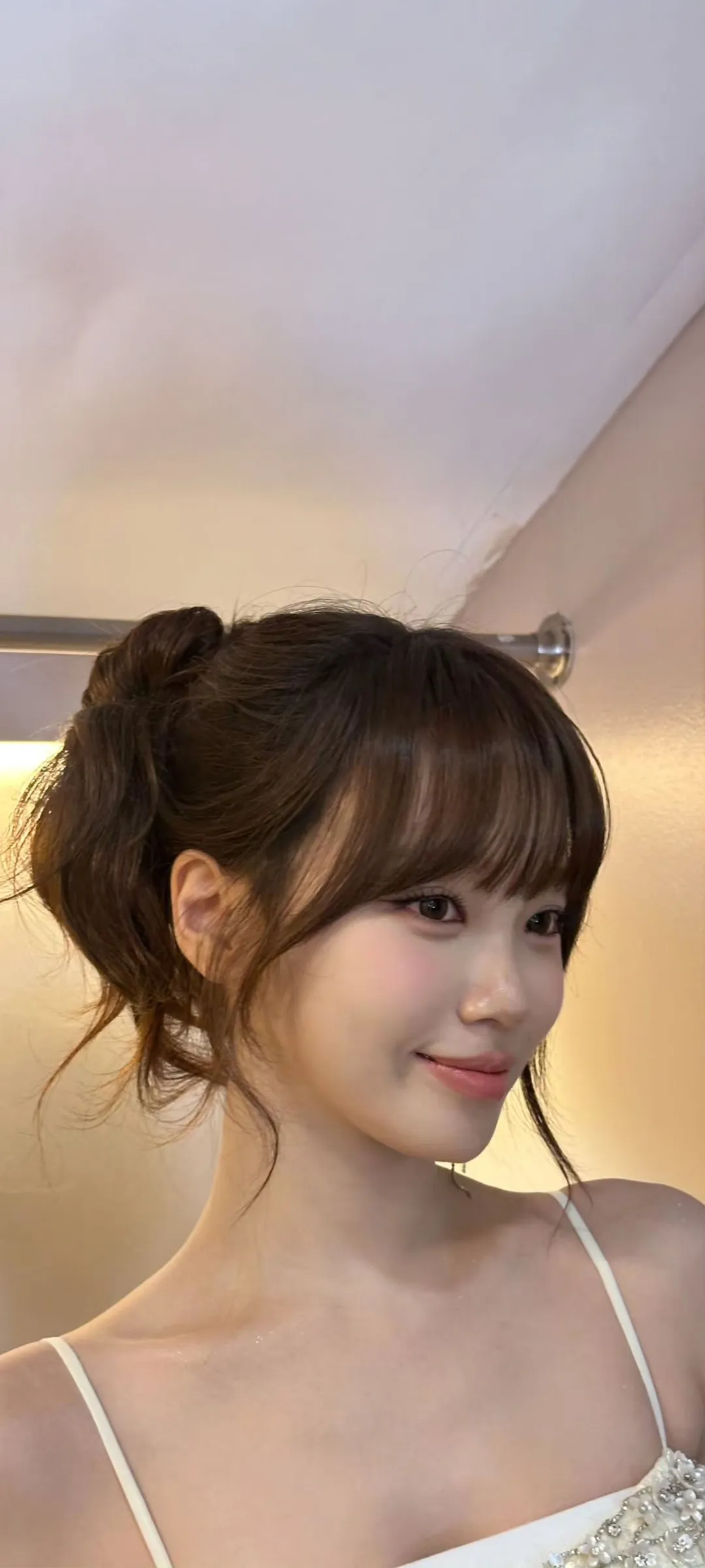 김채원 잠금화면 폰 배경화면 4K HD 다운로드 — 아이즈원, 르세라핌