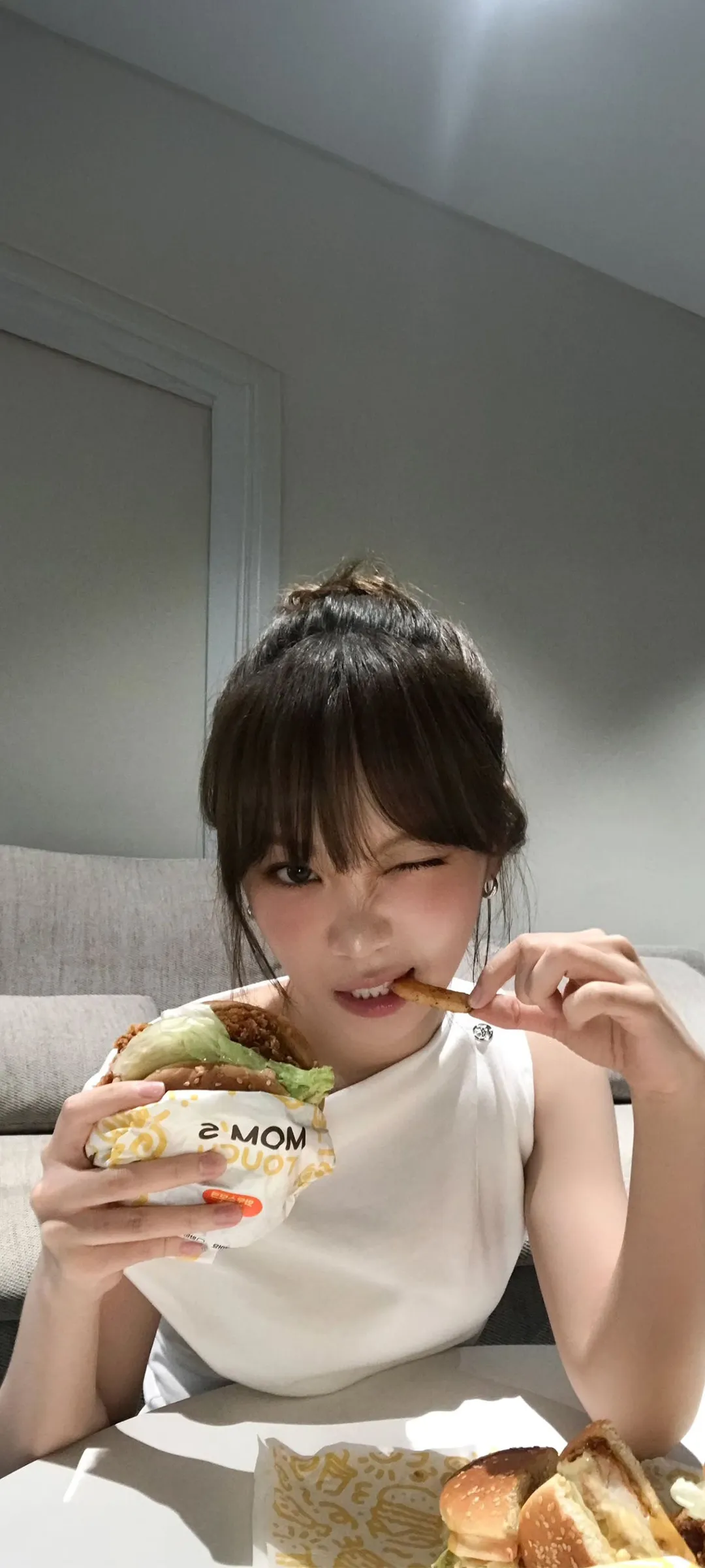 Wallpaper layar kunci hp Kim Chae-won 4K HD download — IZ*ONE, LE SSERAFIM