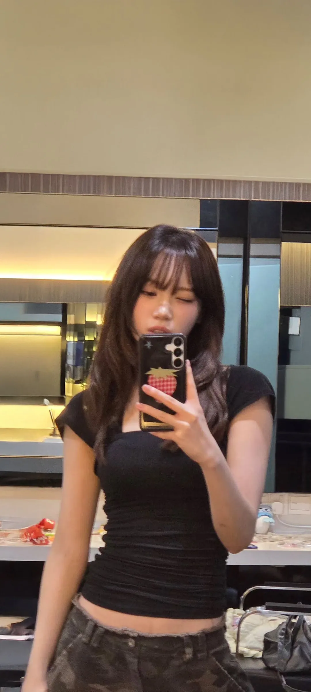 김채원 잠금화면 폰 배경화면 4K HD 다운로드 — 아이즈원, 르세라핌