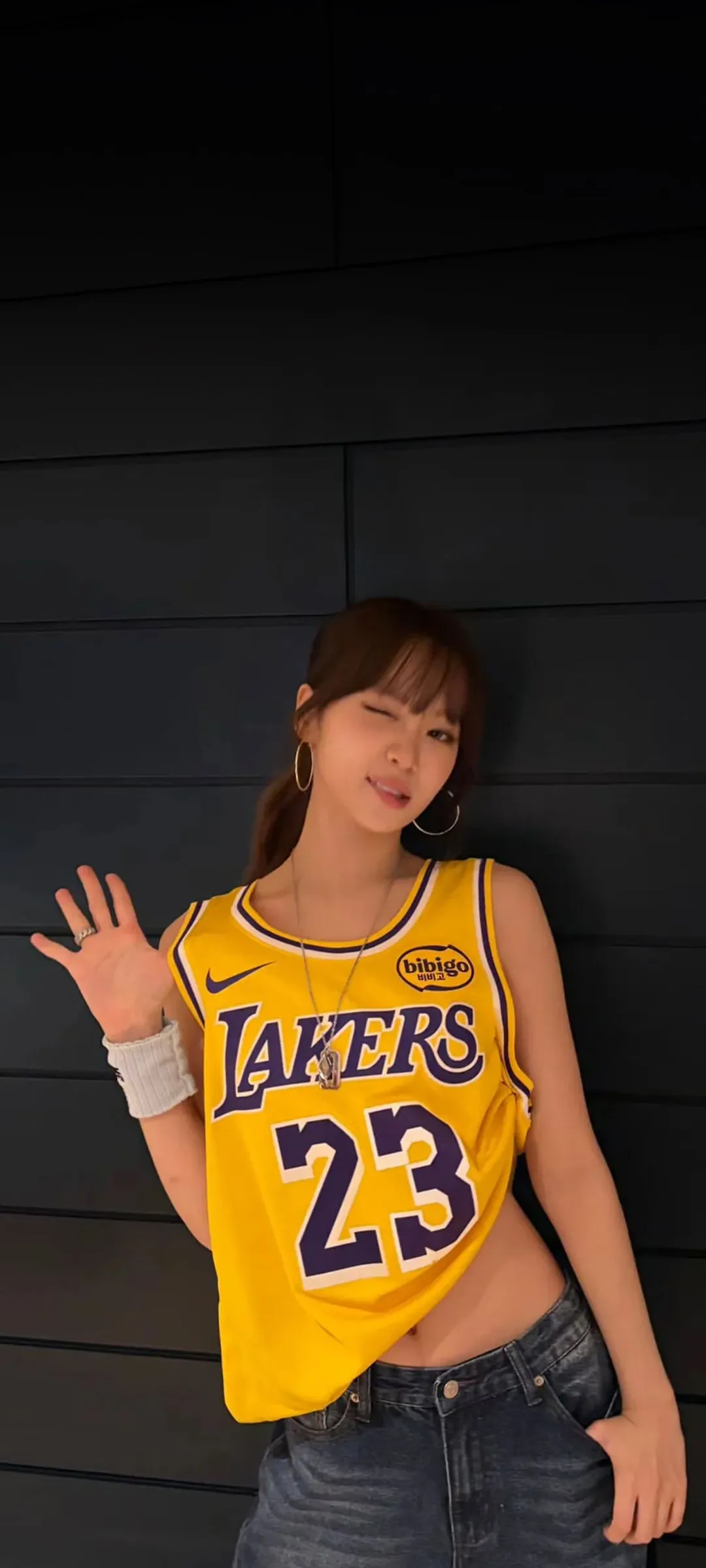 김채원 잠금화면 폰 배경화면 4K HD 다운로드 — 아이즈원, 르세라핌