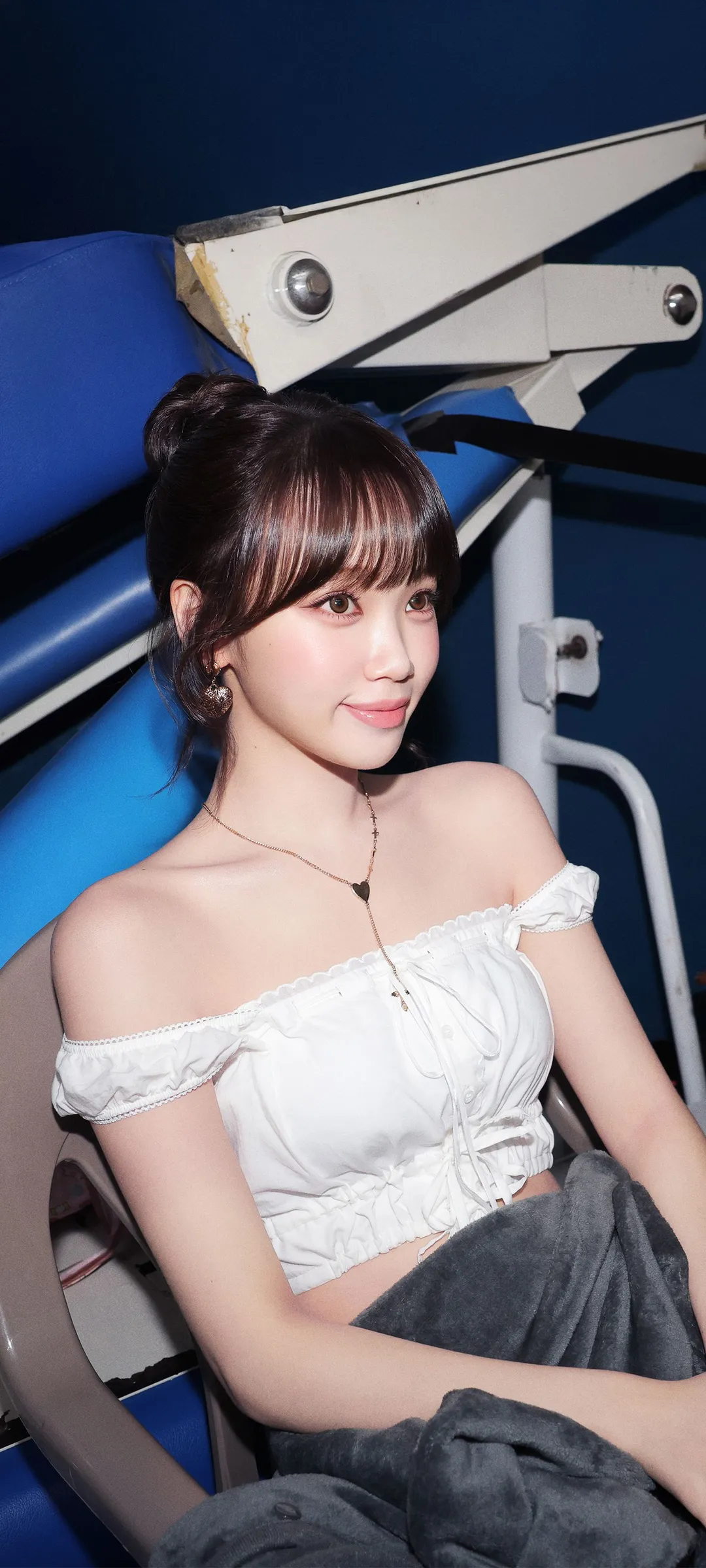 Kim Chae-won lock screen phone wallpaper 4K HD download — IZ*ONE, LE SSERAFIM