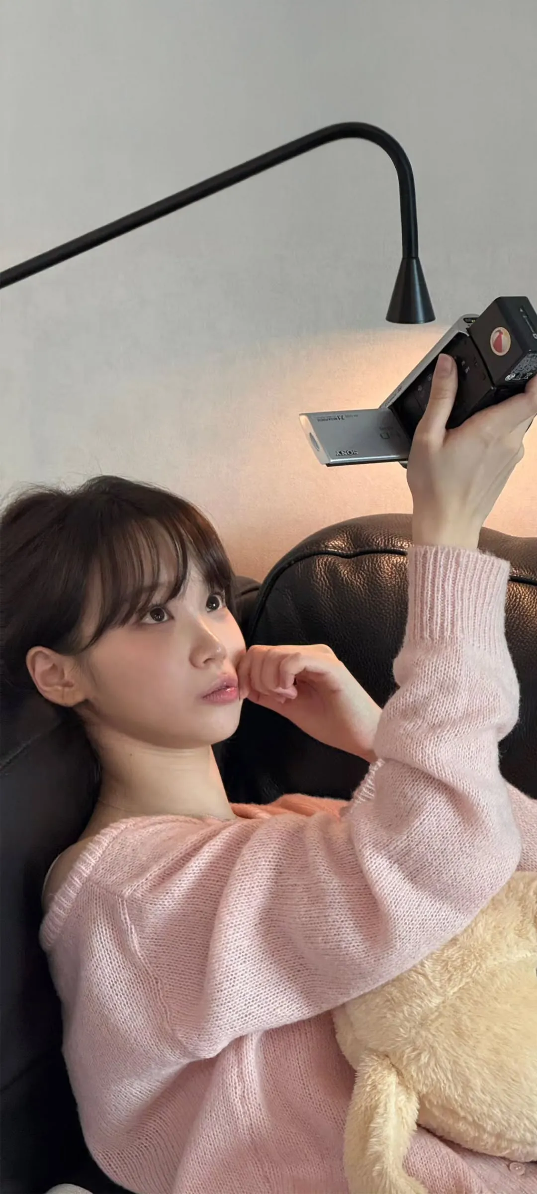 김채원 잠금화면 폰 배경화면 4K HD 다운로드 — 아이즈원, 르세라핌