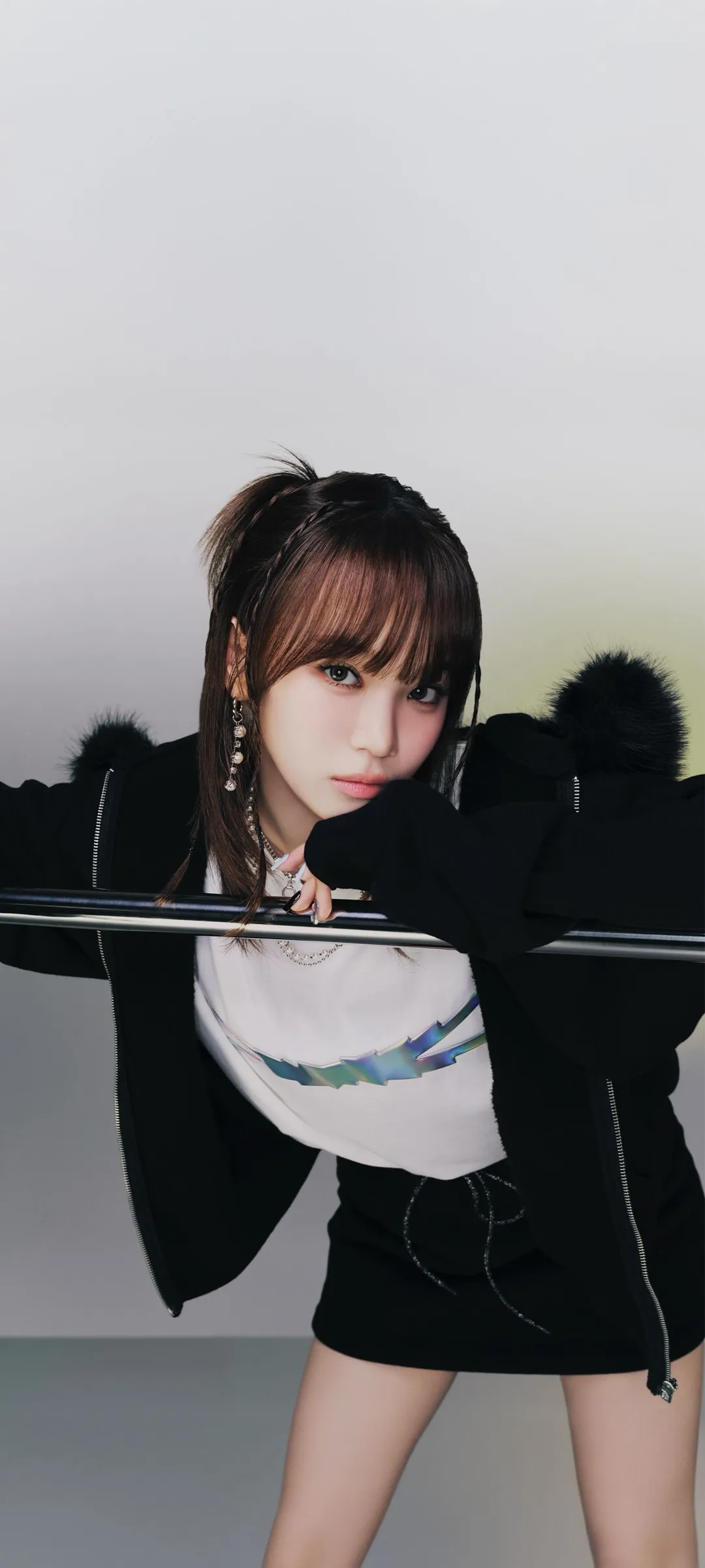 Kim Chae-won lock screen phone wallpaper 4K HD download — IZ*ONE, LE SSERAFIM