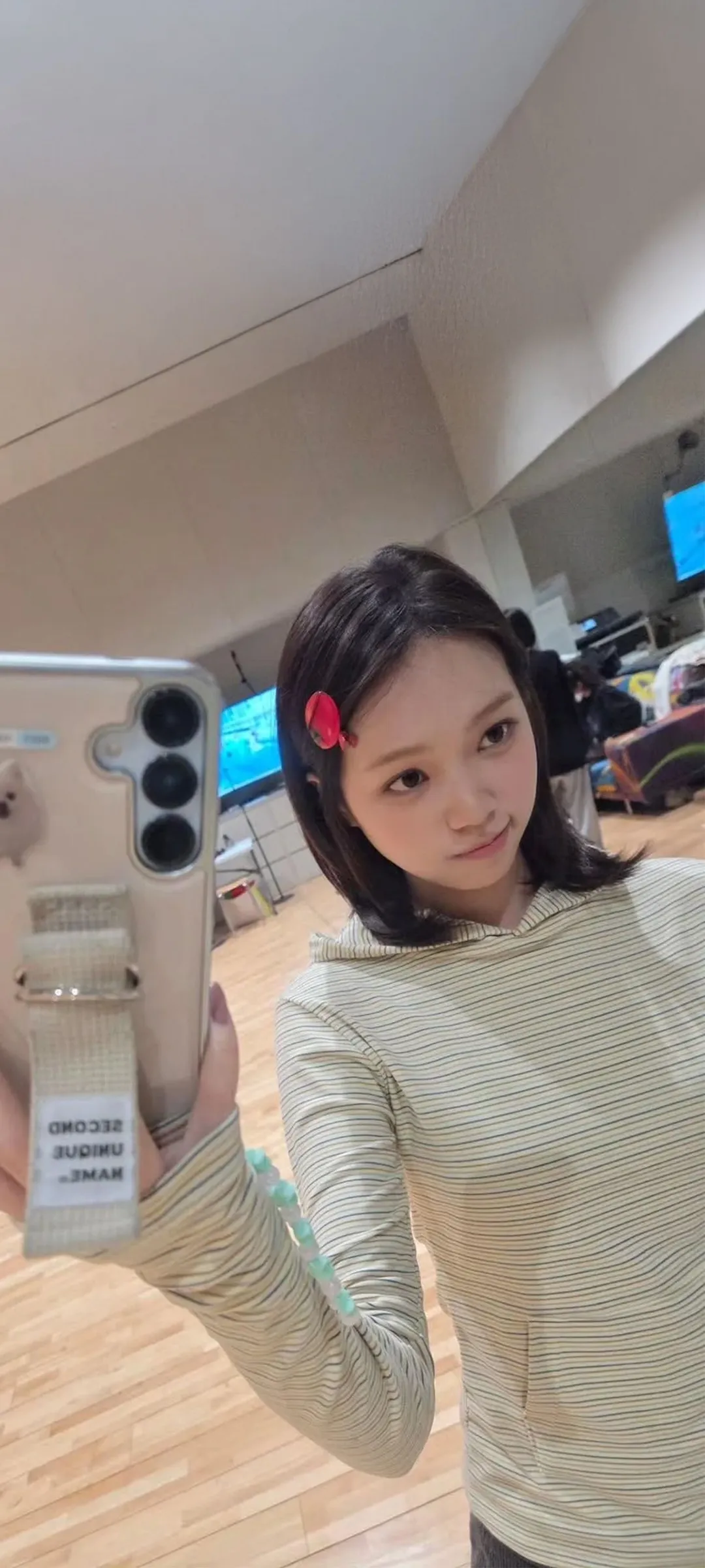 Wallpaper layar kunci hp Kim Chae-won 4K HD download — IZ*ONE, LE SSERAFIM