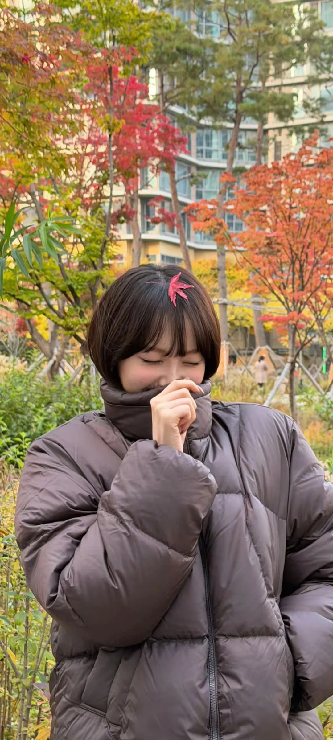 김채원 잠금화면 폰 배경화면 4K HD 다운로드 — 아이즈원, 르세라핌