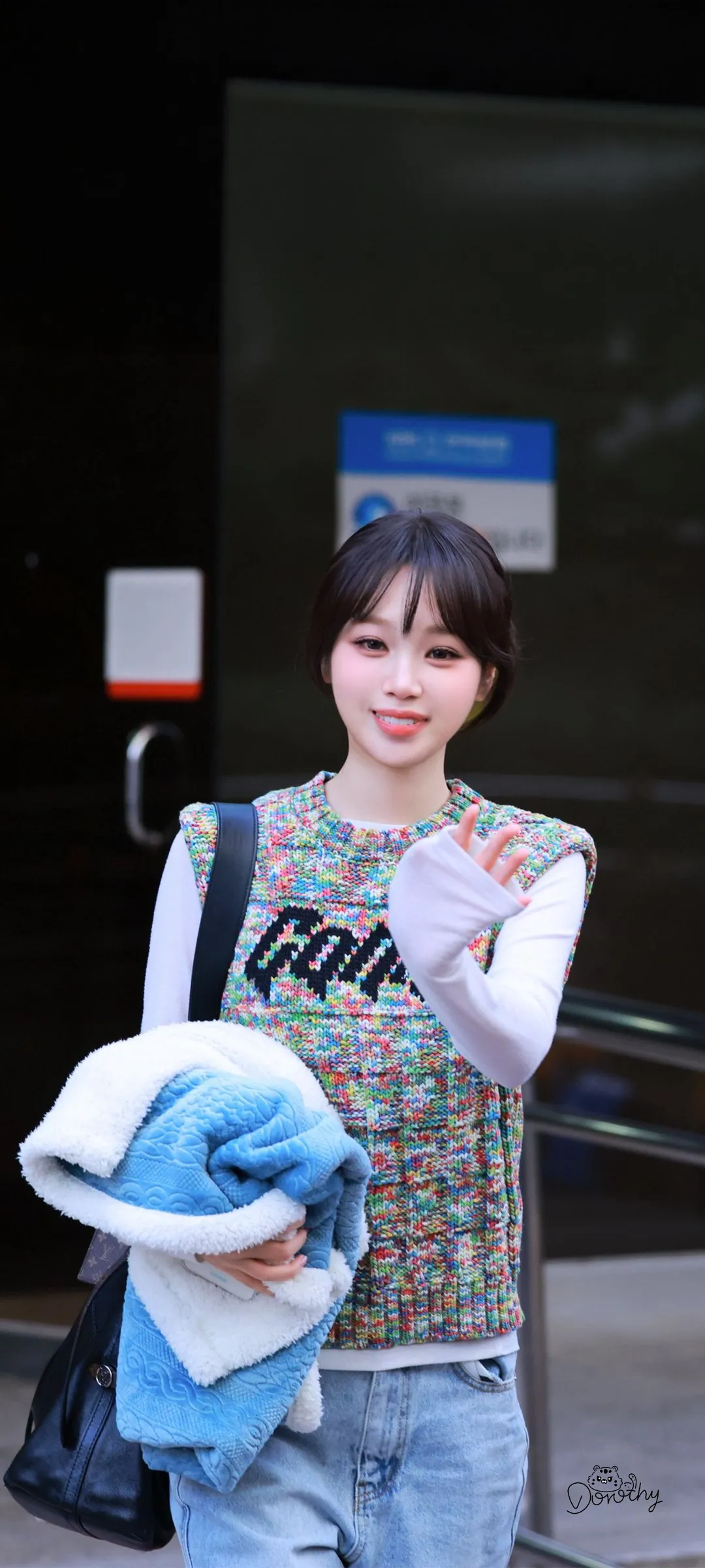 Kim Chae-won lock screen phone wallpaper 4K HD download — IZ*ONE, LE SSERAFIM