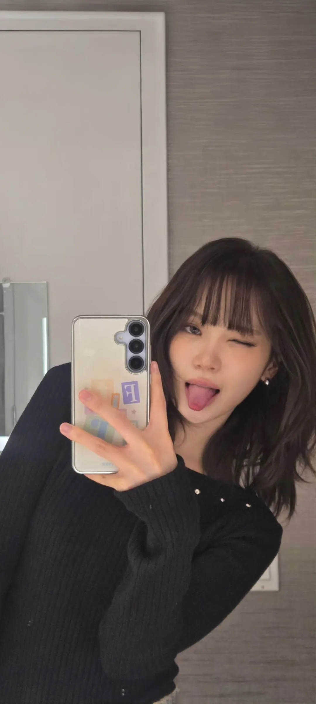 Kim Chae-won lock screen phone wallpaper 4K HD download — IZ*ONE, LE SSERAFIM