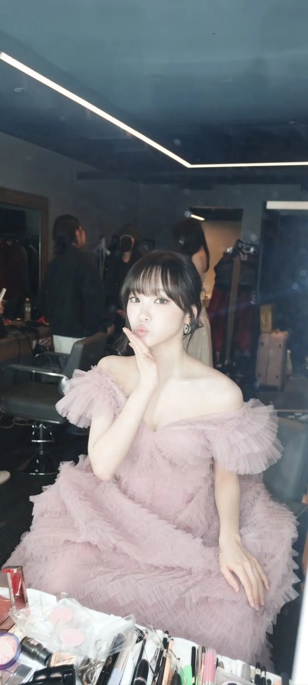 Kim Chae-won lock screen phone wallpaper 4K HD download — IZ*ONE, LE SSERAFIM