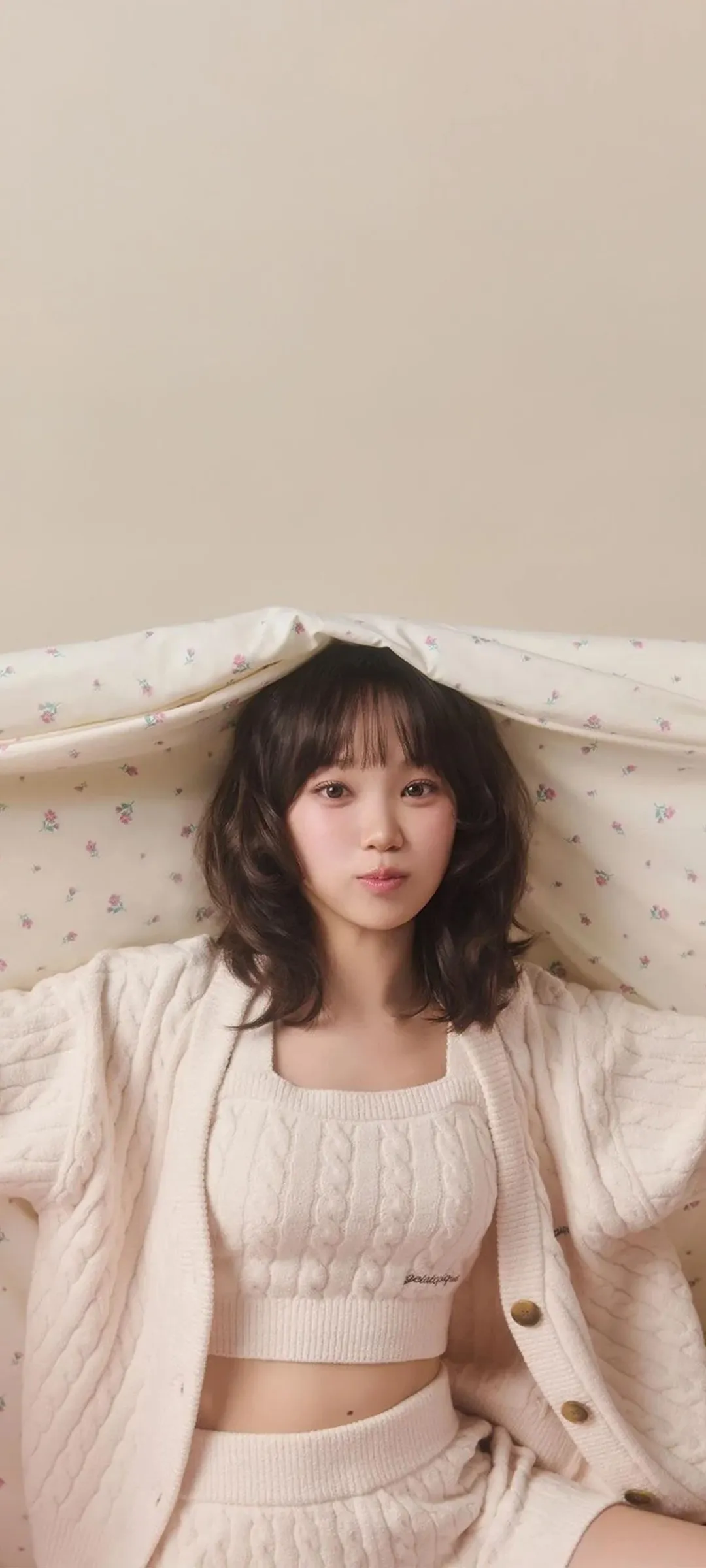 김채원 잠금화면 폰 배경화면 4K HD 다운로드 — 아이즈원, 르세라핌