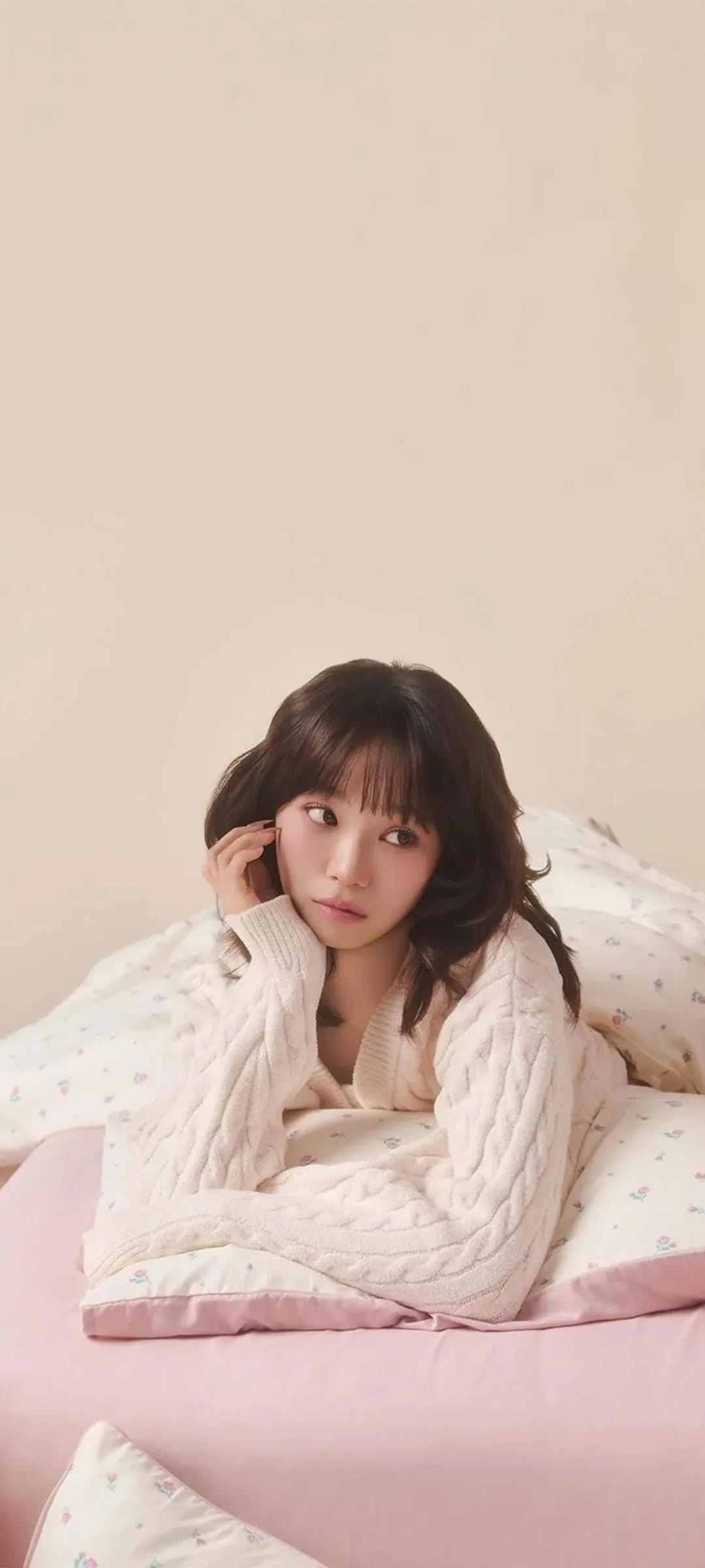 김채원 잠금화면 폰 배경화면 4K HD 다운로드 — 아이즈원, 르세라핌
