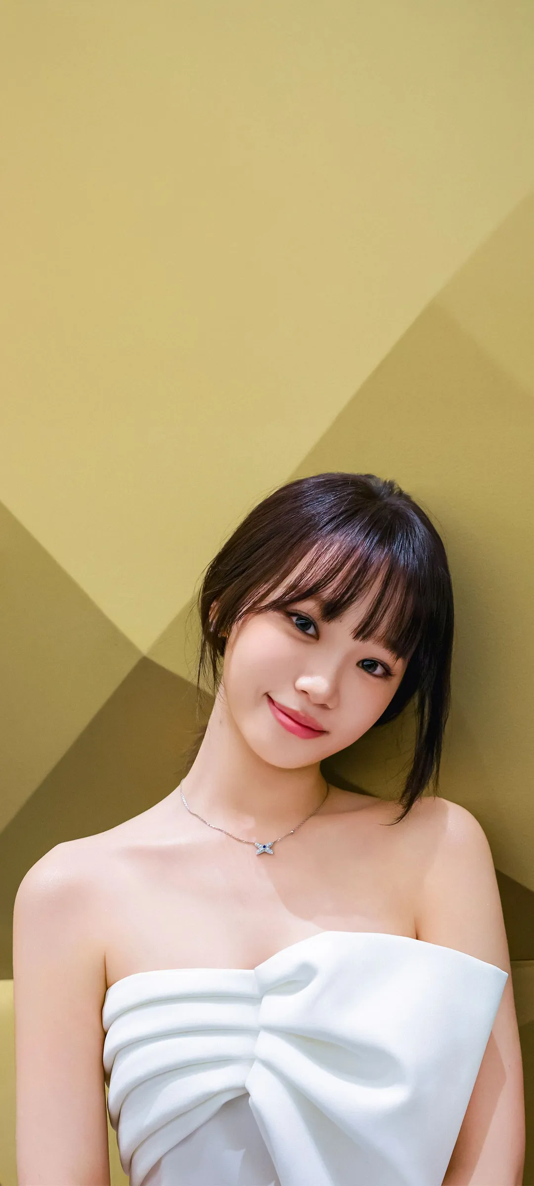 김채원 잠금화면 폰 배경화면 4K HD 다운로드 — 아이즈원, 르세라핌