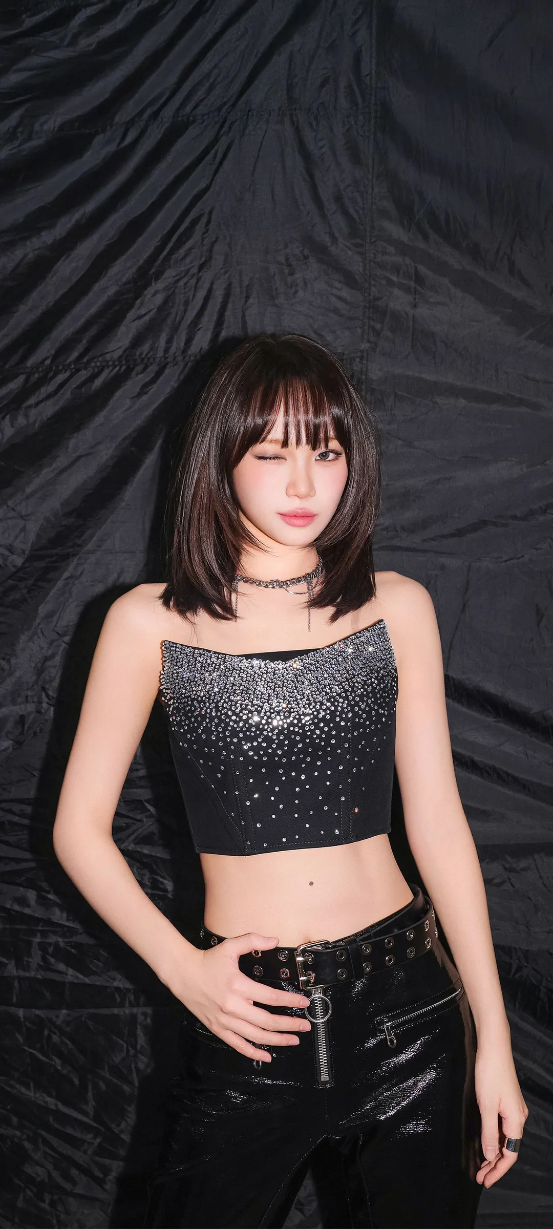 Kim Chae-won lock screen phone wallpaper 4K HD download — IZ*ONE, LE SSERAFIM