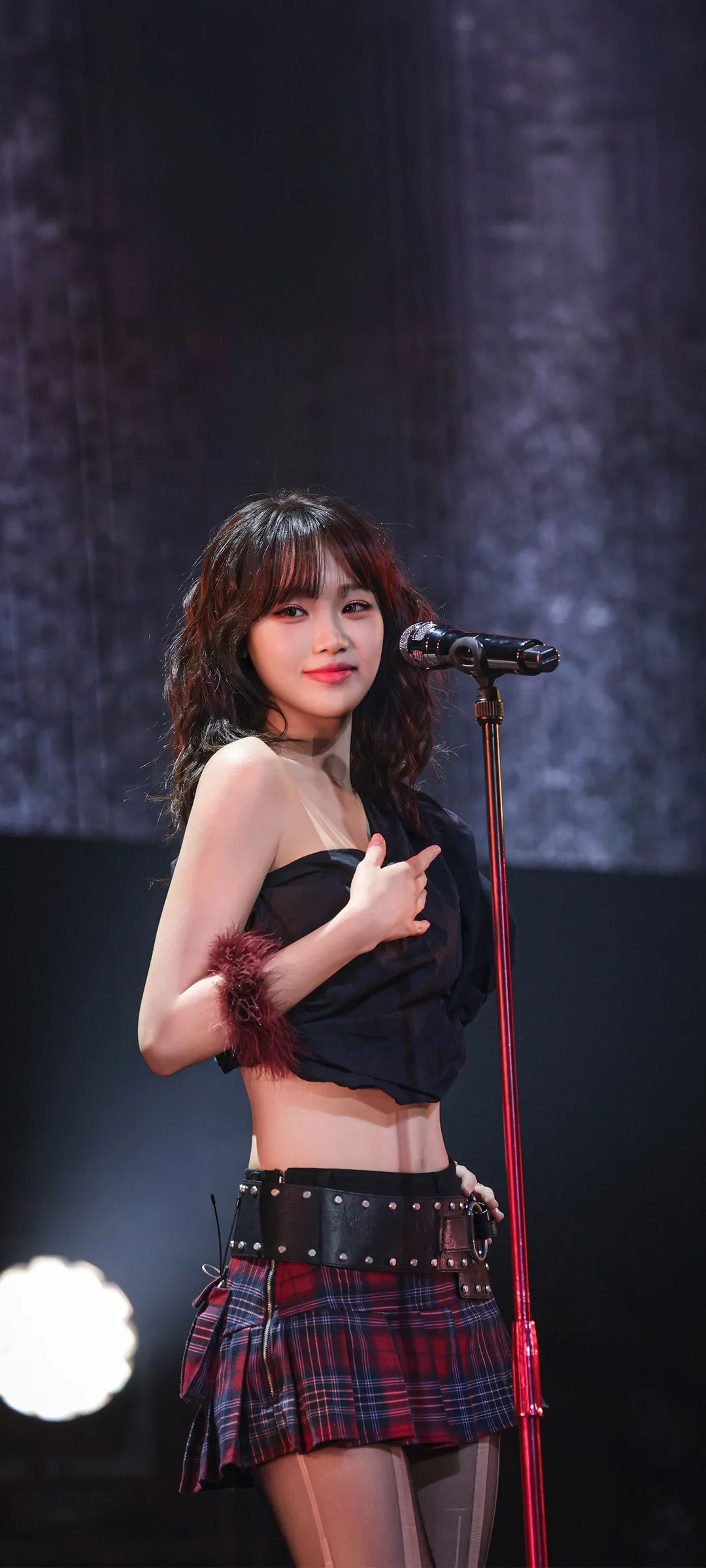 Kim Chae-won lock screen phone wallpaper 4K HD download — IZ*ONE, LE SSERAFIM
