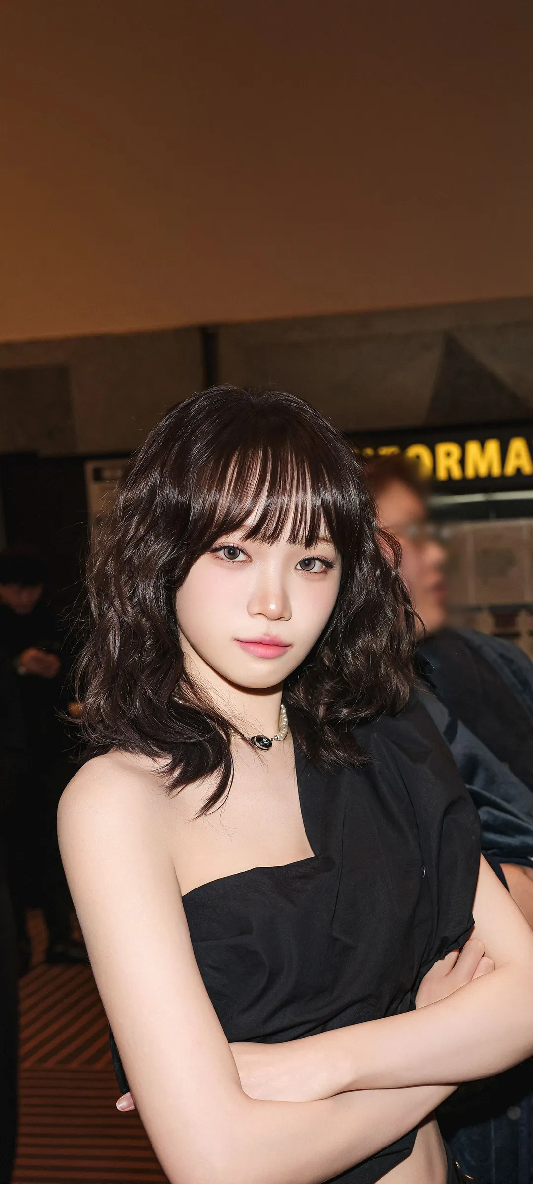 Kim Chae-won lock screen phone wallpaper 4K HD download — IZ*ONE, LE SSERAFIM