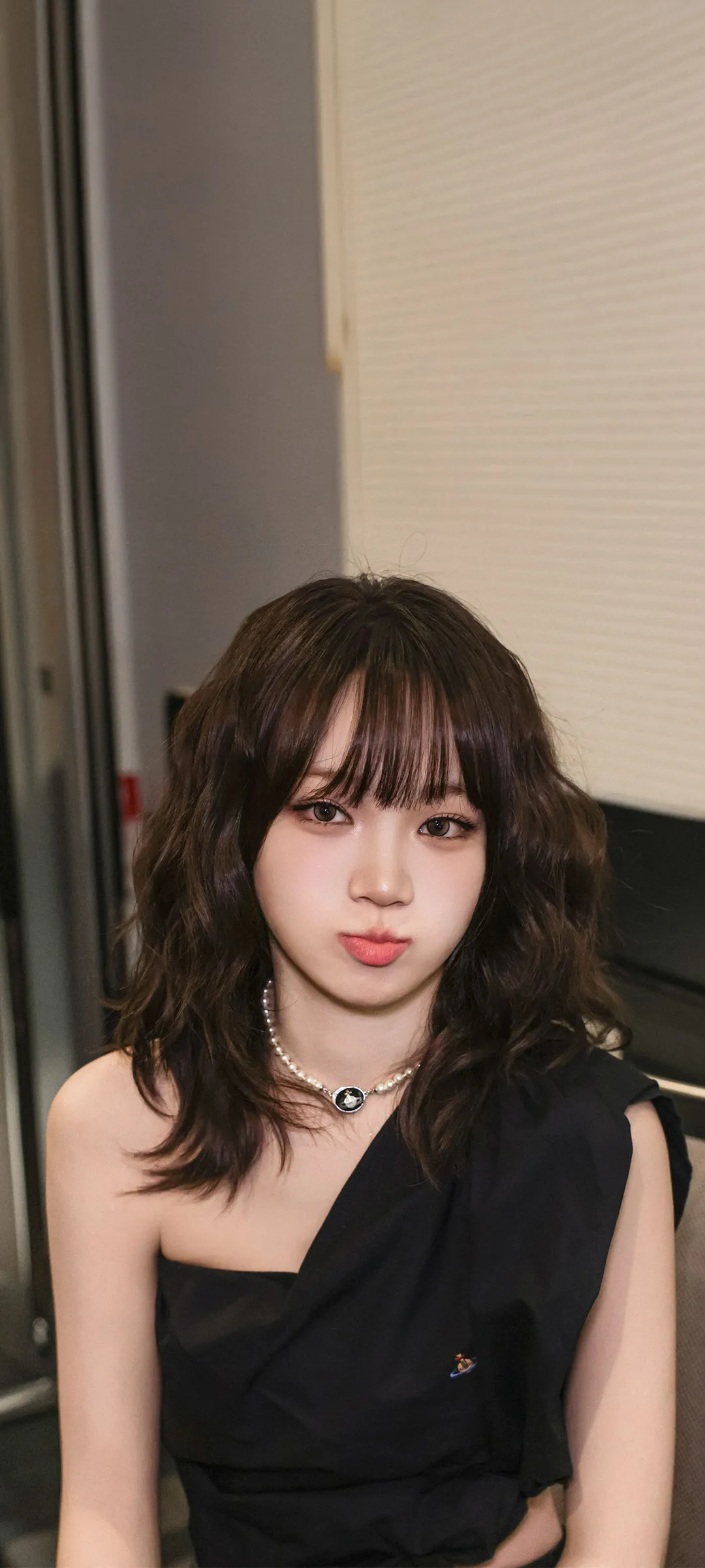 Kim Chae-won lock screen phone wallpaper 4K HD download — IZ*ONE, LE SSERAFIM