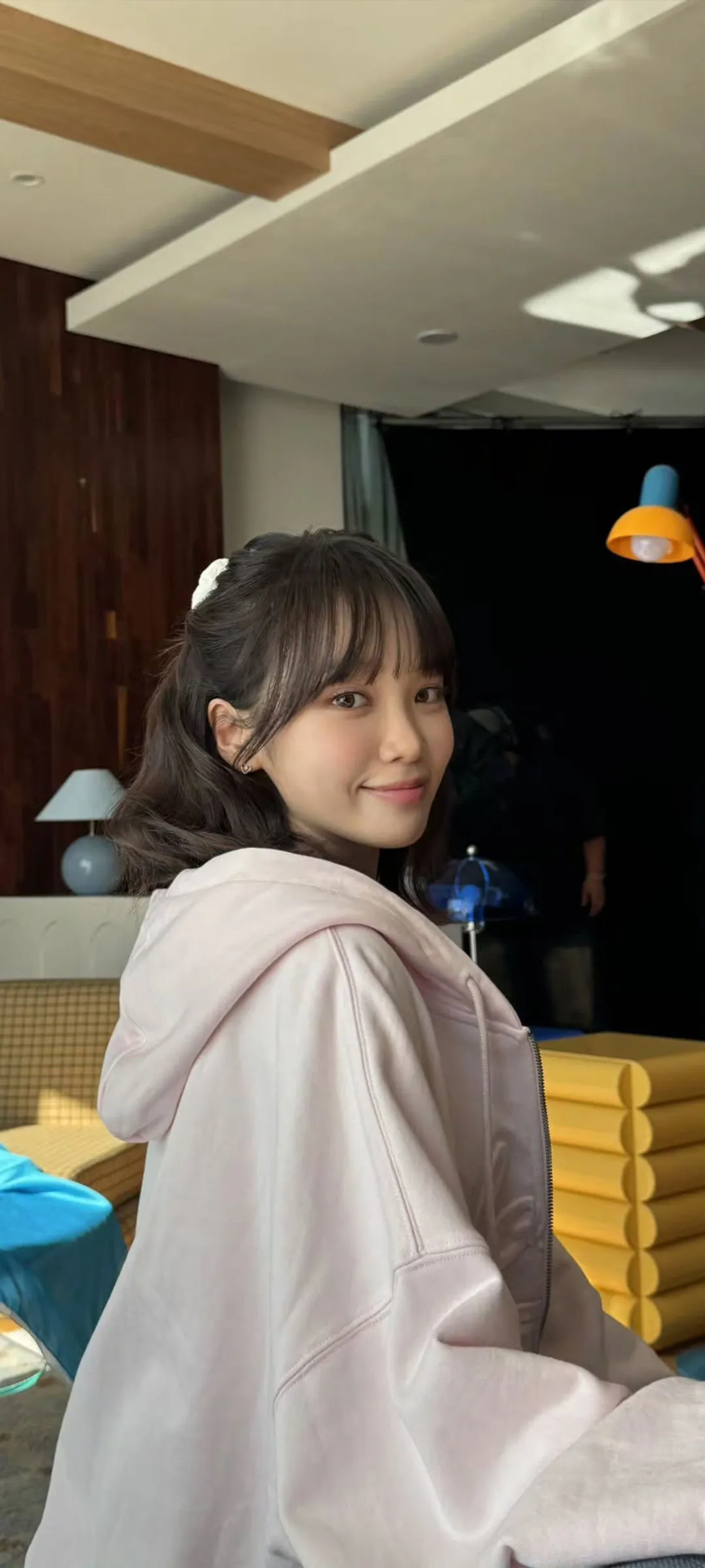김채원 잠금화면 폰 배경화면 4K HD 다운로드 — 아이즈원, 르세라핌
