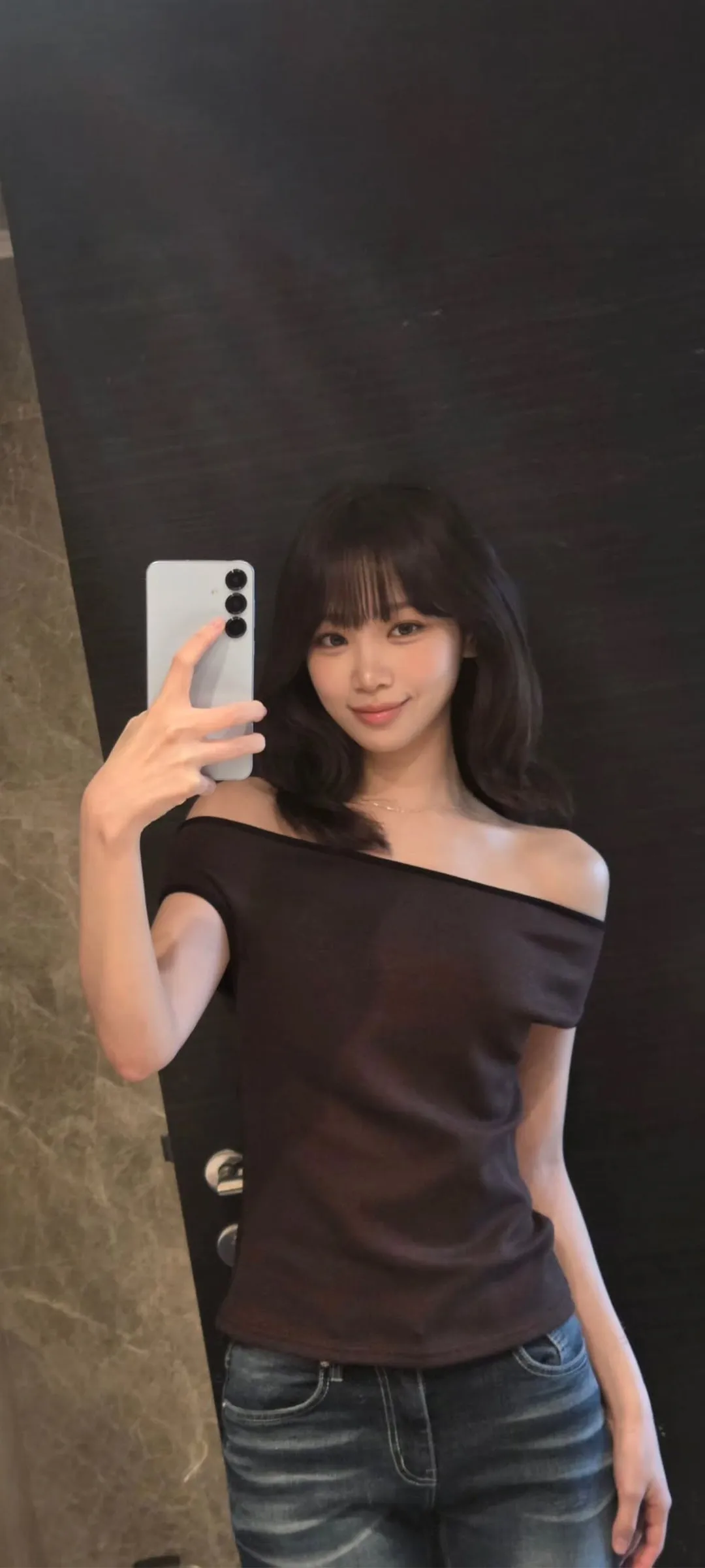 Kim Chae-won lock screen phone wallpaper 4K HD download — IZ*ONE, LE SSERAFIM