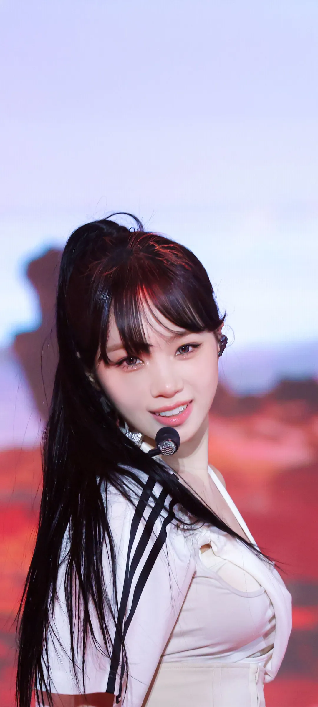 Kim Chae-won lock screen phone wallpaper 4K HD download — IZ*ONE, LE SSERAFIM