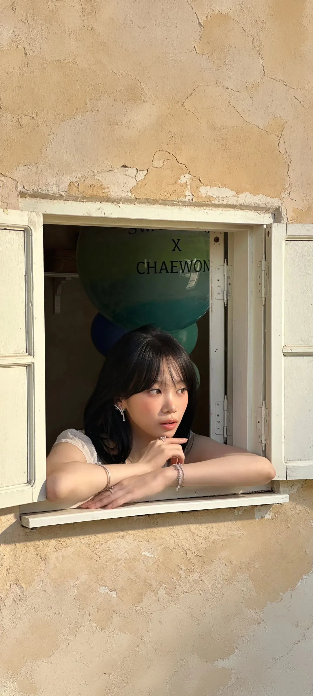 Kim Chae-won lock screen phone wallpaper 4K HD download — IZ*ONE, LE SSERAFIM