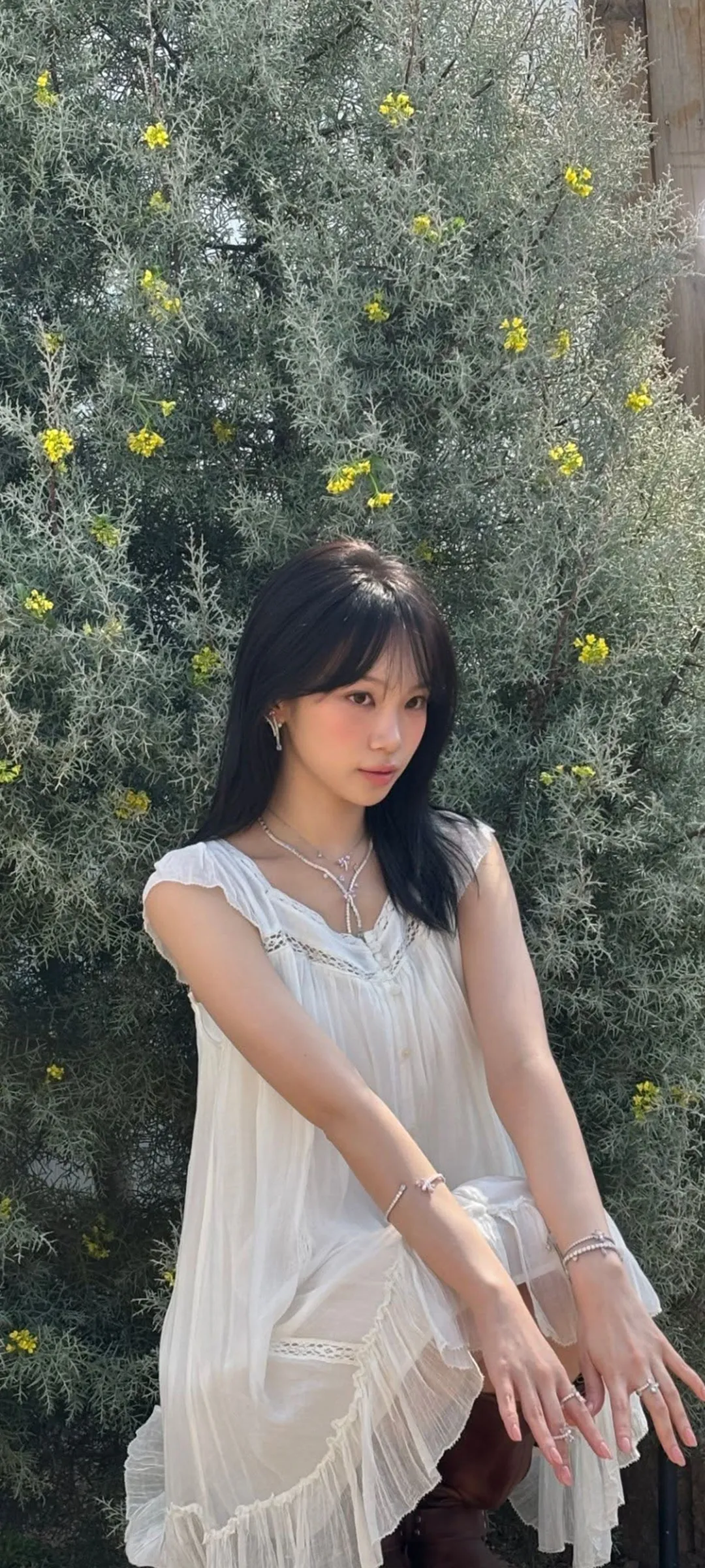 Kim Chae-won lock screen phone wallpaper 4K HD download — IZ*ONE, LE SSERAFIM