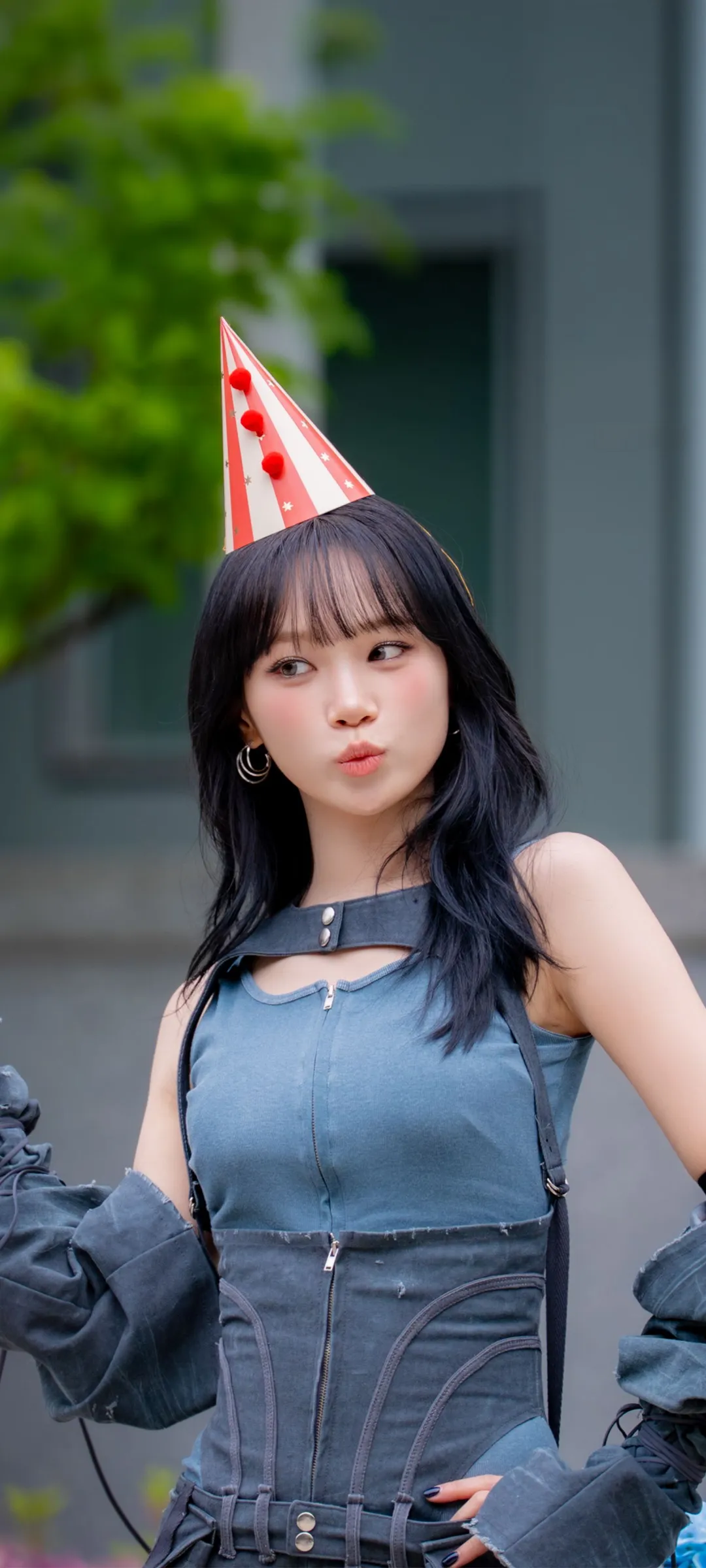 Kim Chae-won lock screen phone wallpaper 4K HD download — IZ*ONE, LE SSERAFIM