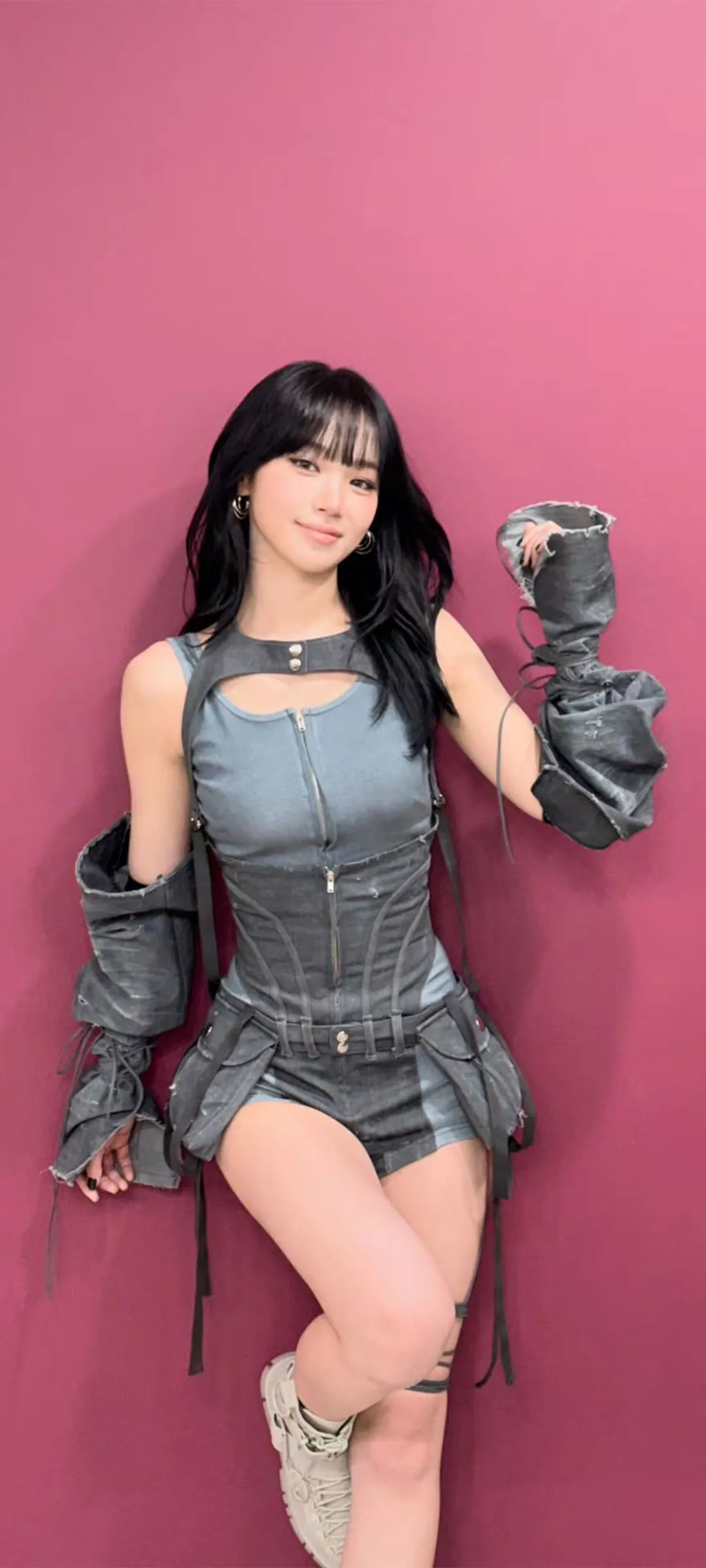 Kim Chae-won lock screen phone wallpaper 4K HD download — IZ*ONE, LE SSERAFIM