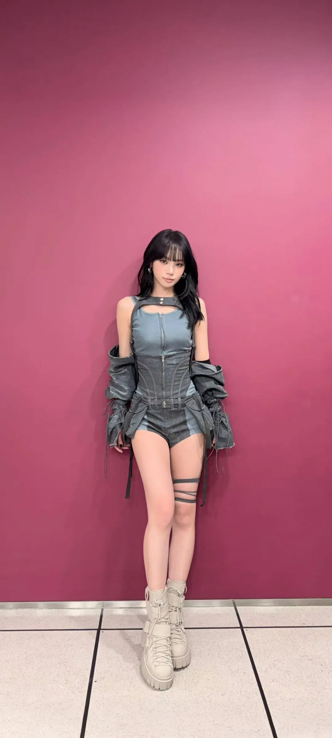 Kim Chae-won lock screen phone wallpaper 4K HD download — IZ*ONE, LE SSERAFIM