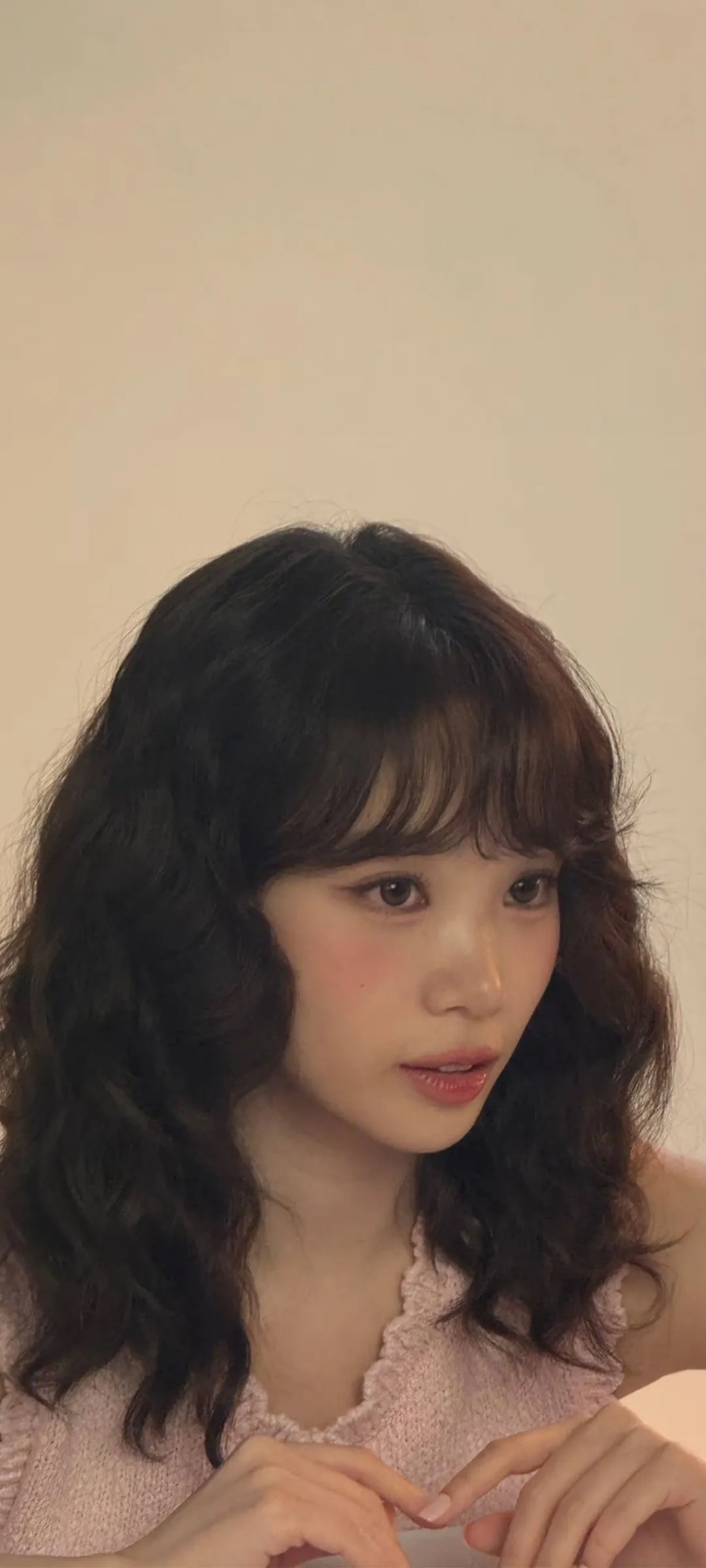 김채원 잠금화면 폰 배경화면 4K HD 다운로드 — 아이즈원, 르세라핌